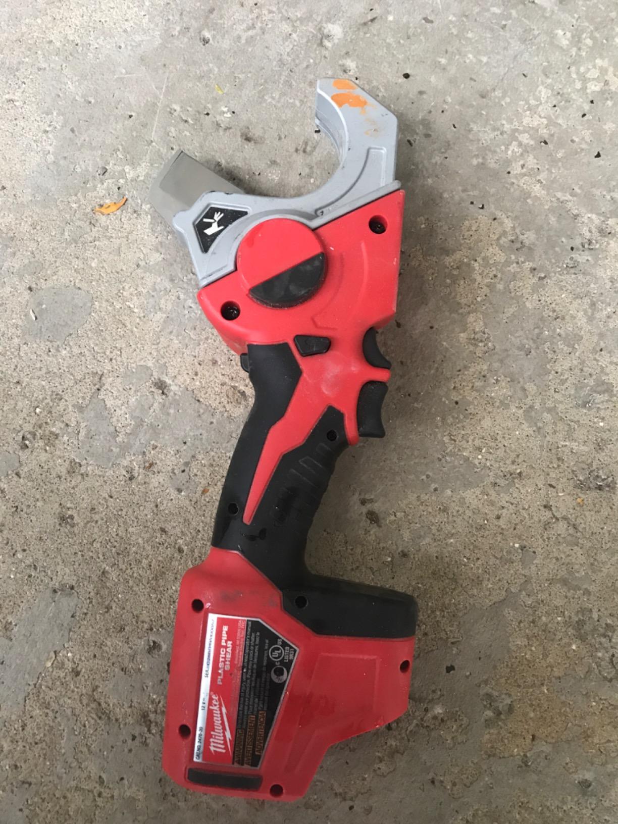 Milwaukee M12 12-Volt Cordless PVC Shear (2470-20) (Power Tool Only - Battery, Charger and Accessories Sold Separately) customer photo 2