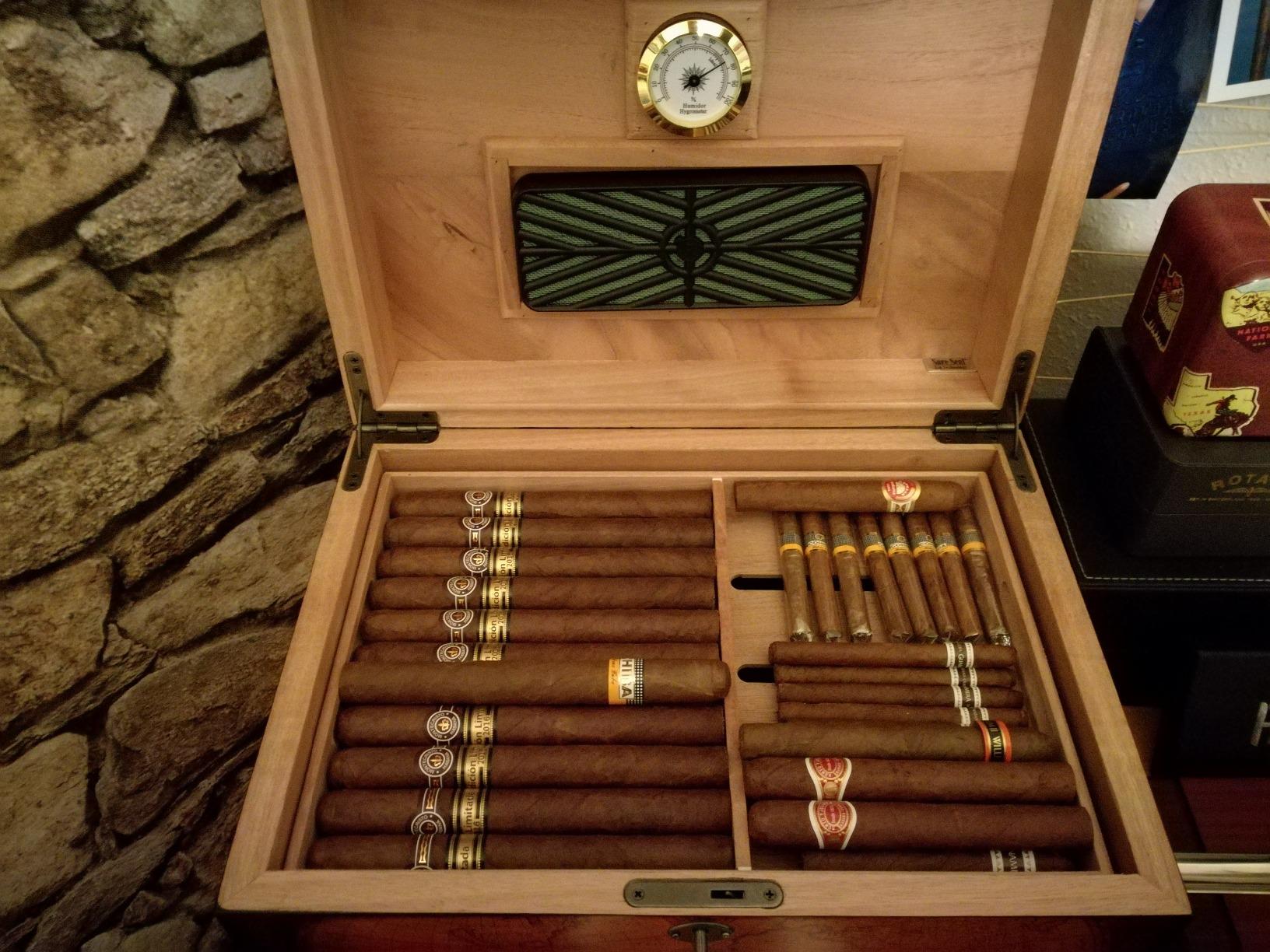 Humidor Supreme Old World Desktop Cigar Humidor - Desktop Cigar Storage with Spanish Cedar Tray & Dividers | Antique Walnut Finish Cigar Box with Humidifier & Glass Hygrometer - Holds 75-100 Cigars customer photo 2