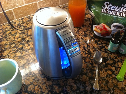 Cuisinart Electric Kettle, 1500W Fast Heating, 6 Temp Presets, 1.7L | Bring water to a boil with Cuisinart PerfecTemp cordless electric tea kettle, includes auto shutoff & 360° base, CPK-17P1 customer photo 2