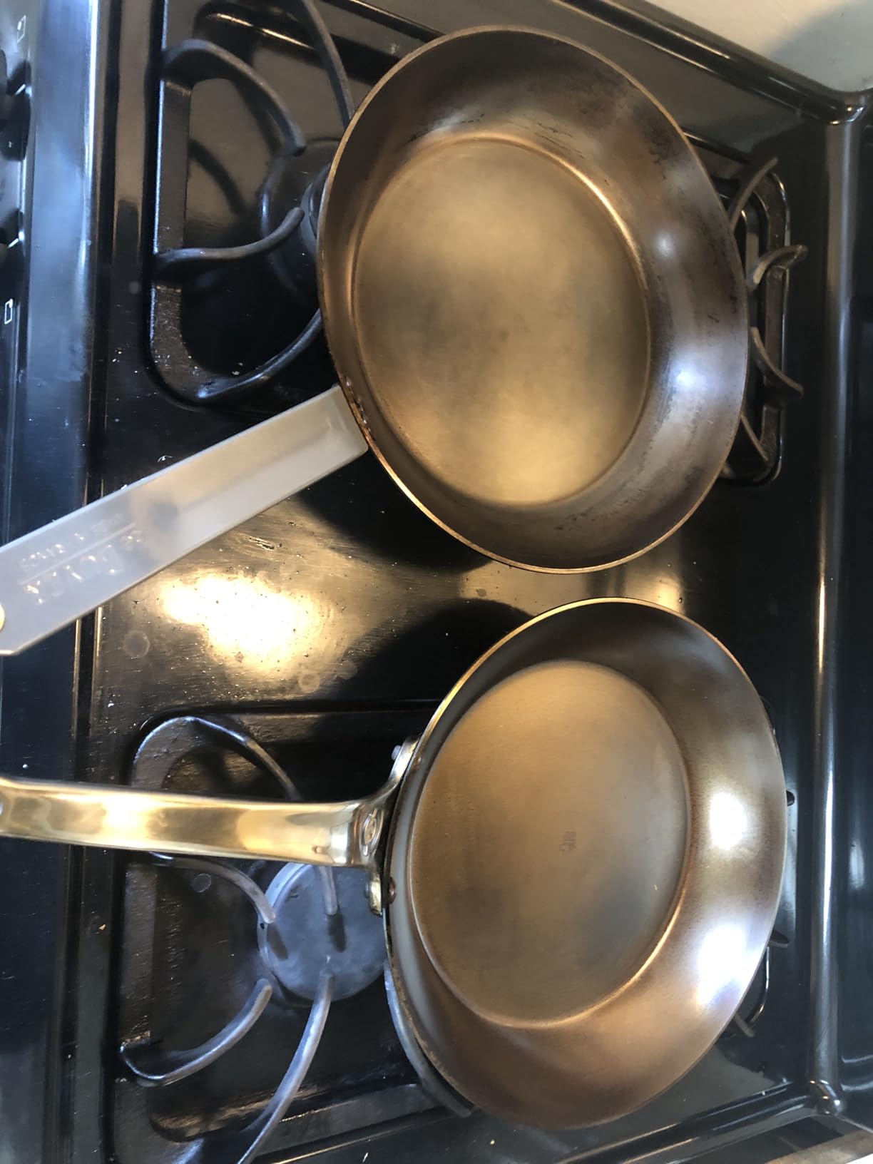 de Buyer MINERAL B Carbon Steel Fry Pan - 12.5” Diameter, 9” Cooking Surface - Ideal for Searing, Sauteing & Reheating - Naturally Non-Stick Finish - Made in France customer photo 2