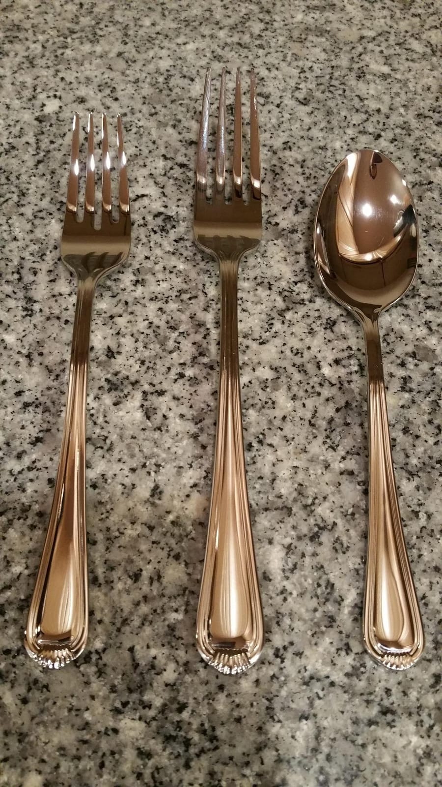 Henckels Alcea 65-Pc Flatware Set, 18/10 Stainless Steel | Durable 18/10 Stainless Steel for Family Meals & Entertaining. Dishwasher Safe, Comfortable Balanced Feel. customer photo 2