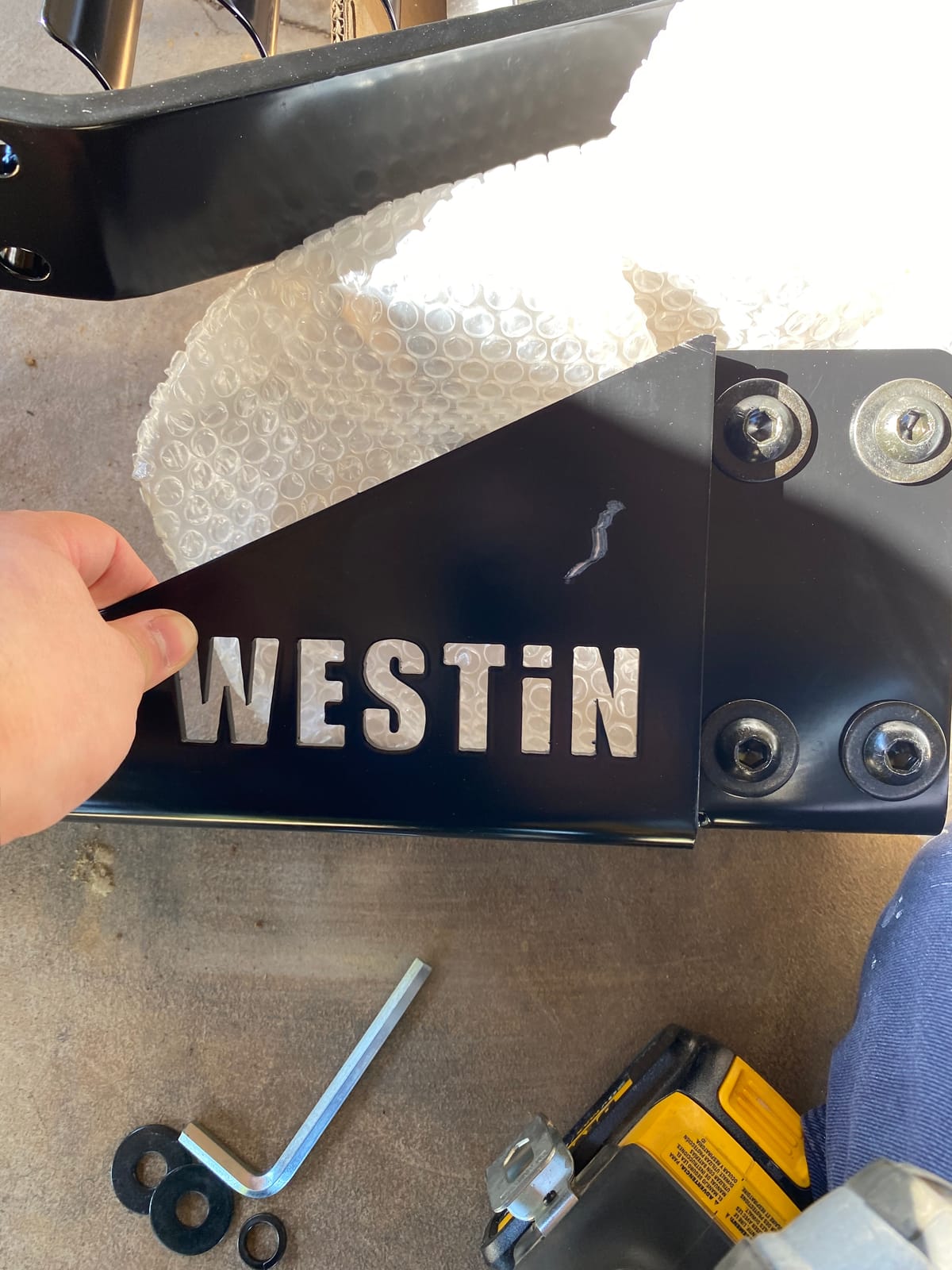 Westin 57-8025 HD Headache Rack fits 1988-2018 C/K Silverado Sierra 1500 (Exc 88-91 Crew Cab) 1999-2025 Silverado Sierra 2500 3500 2004-2025 F150 (Exc 04 Heritage 22+ Lightning EV) 2007-2021 Tundra customer photo 2
