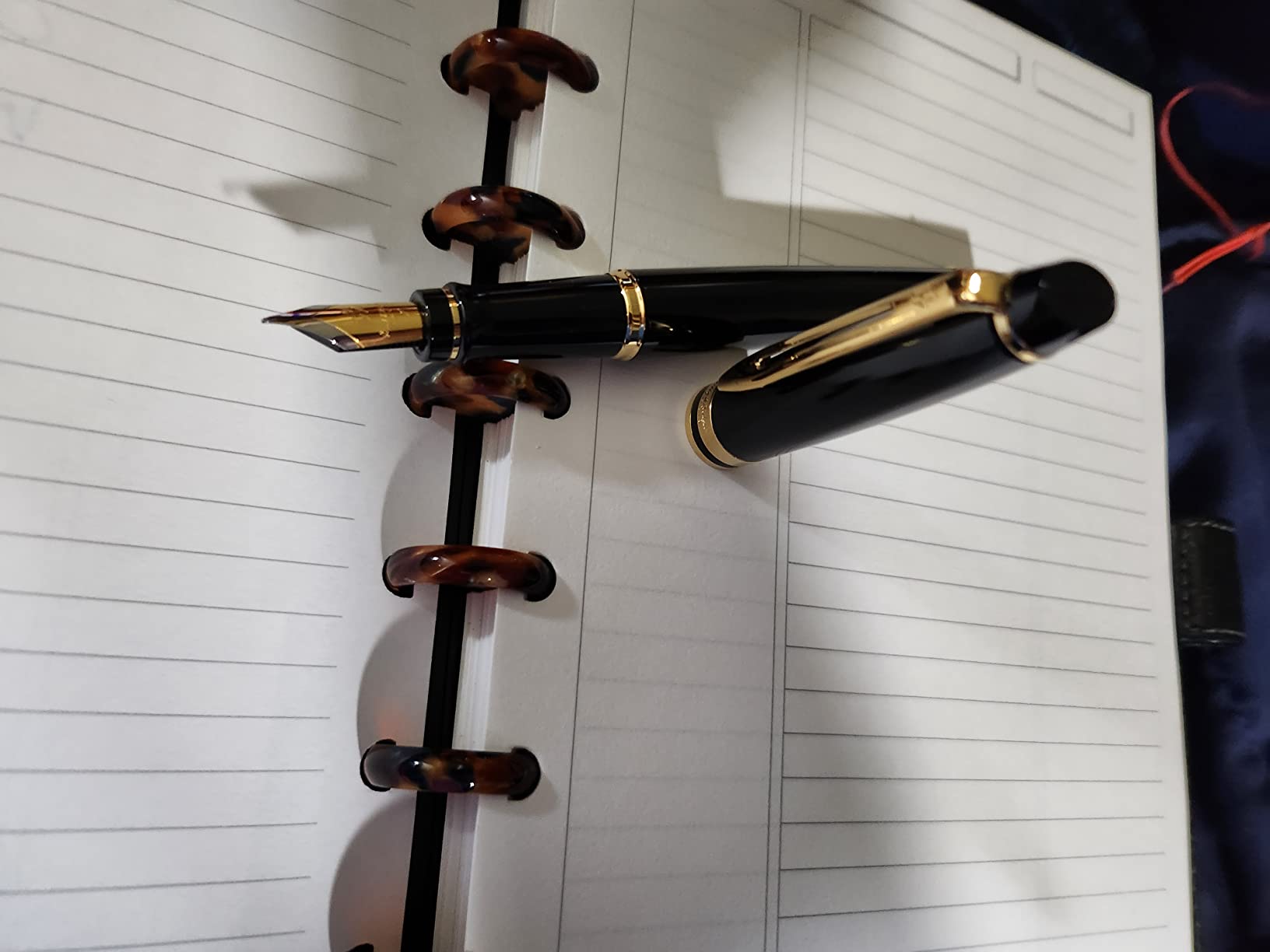 Waterman Expert Fountain Pen, Gloss Black with 23k Gold Trim, Fine Nib, Includes Gift Box - Luxury Writing customer photo 2