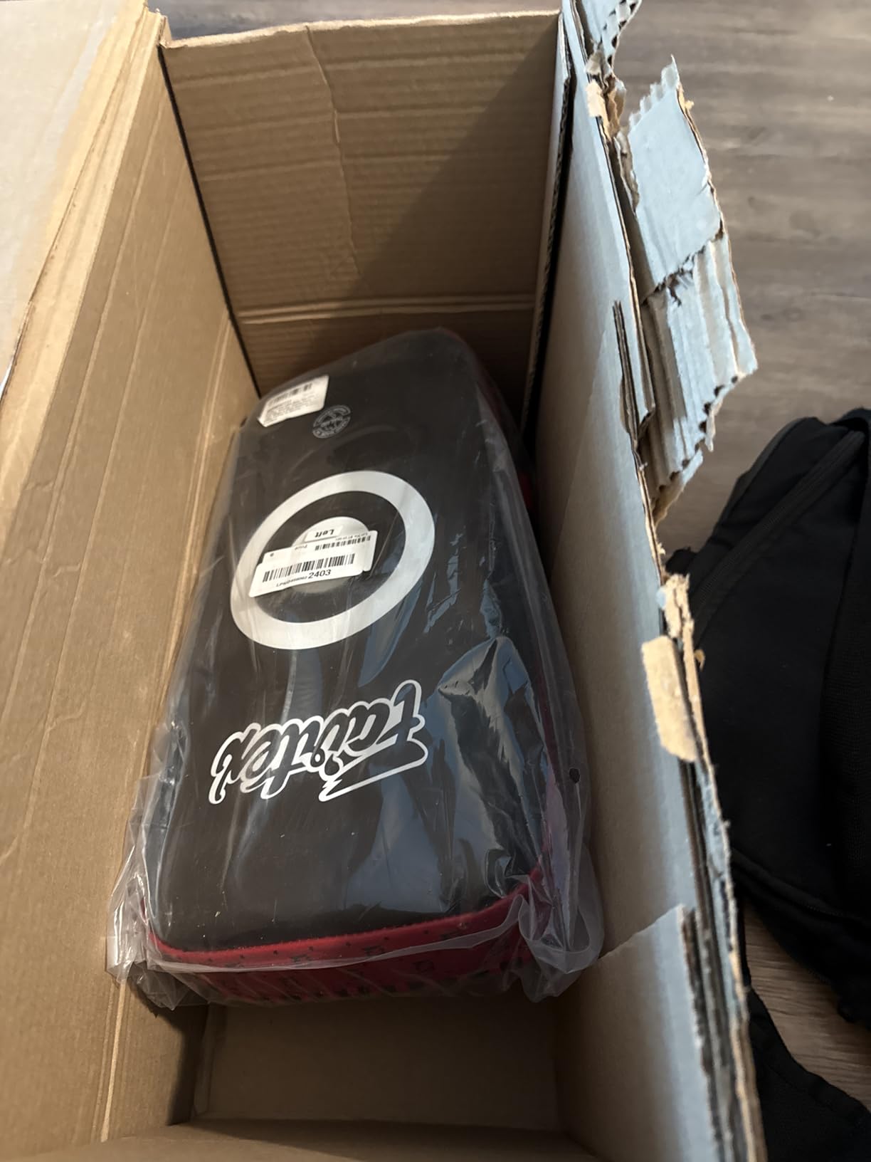 Fairtex Curved Muay Thai Pads, Kickboxing Punching Kicking Striking Shield customer photo 1