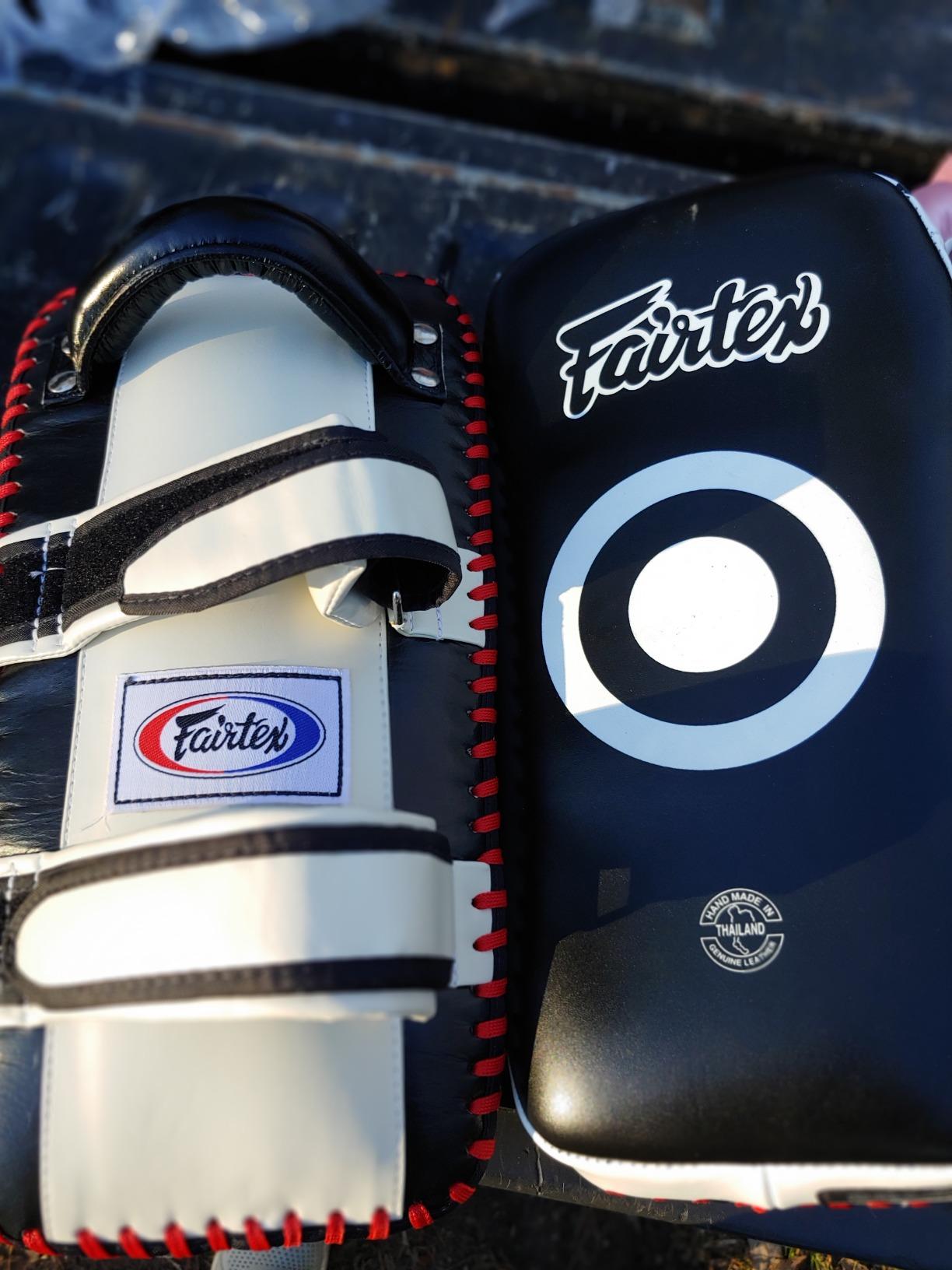 Fairtex Curved Muay Thai Pads, Kickboxing Punching Kicking Striking Shield customer photo 2