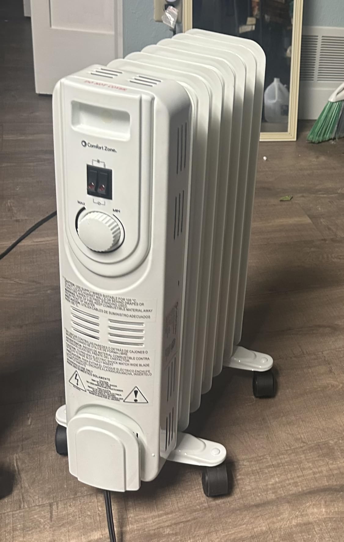 Comfort Zone Electric Oil-Filled Radiant Radiator Space Heater, Never Refill, Adjustable Thermostat, Tip-Over Switch & Overheat Protection System, 1,200W, CZ7007J customer photo 2