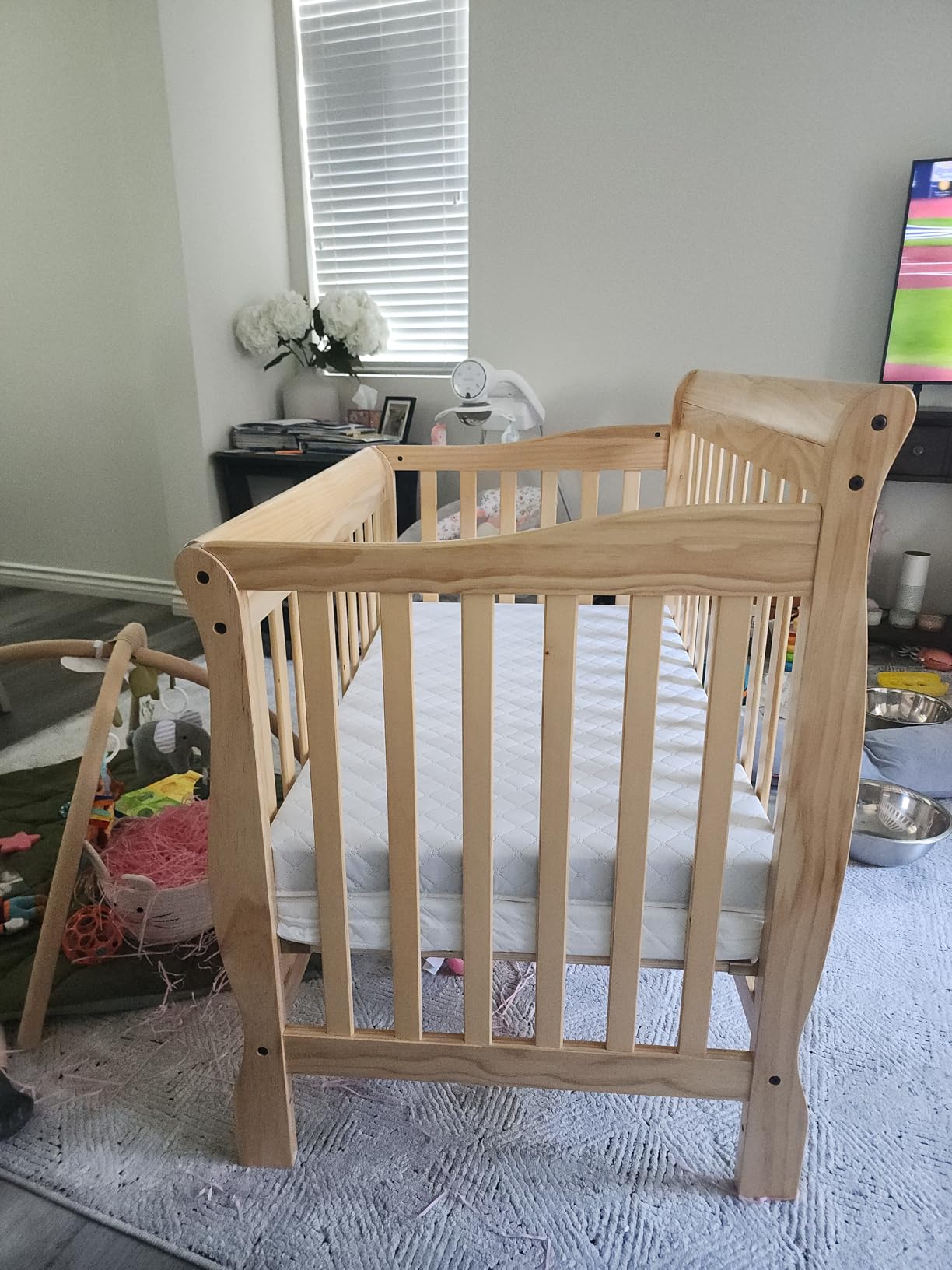 Dream On Me 4-in-1 Mini Baby Crib for Small Spaces, Aden, White | GREENGUARD Gold, ASTM/CPSC Compliant, BSA Verified, Converts to Daybed & Twin Bed, 3 Adjustable Heights, New Zealand Pine customer photo 1