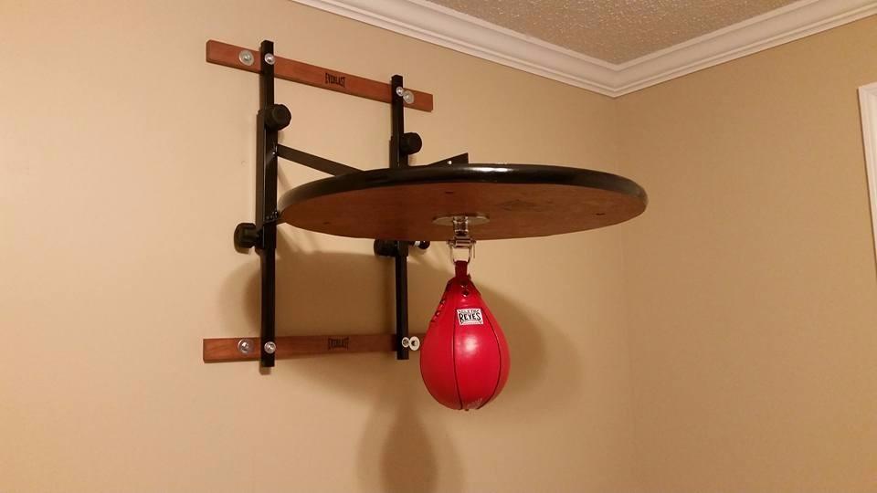 CLETO REYES Platform Leather Punching Speed Bag for Boxing, MMA, Muay Thai, Training Equipment, Classic Red, Small customer photo 1