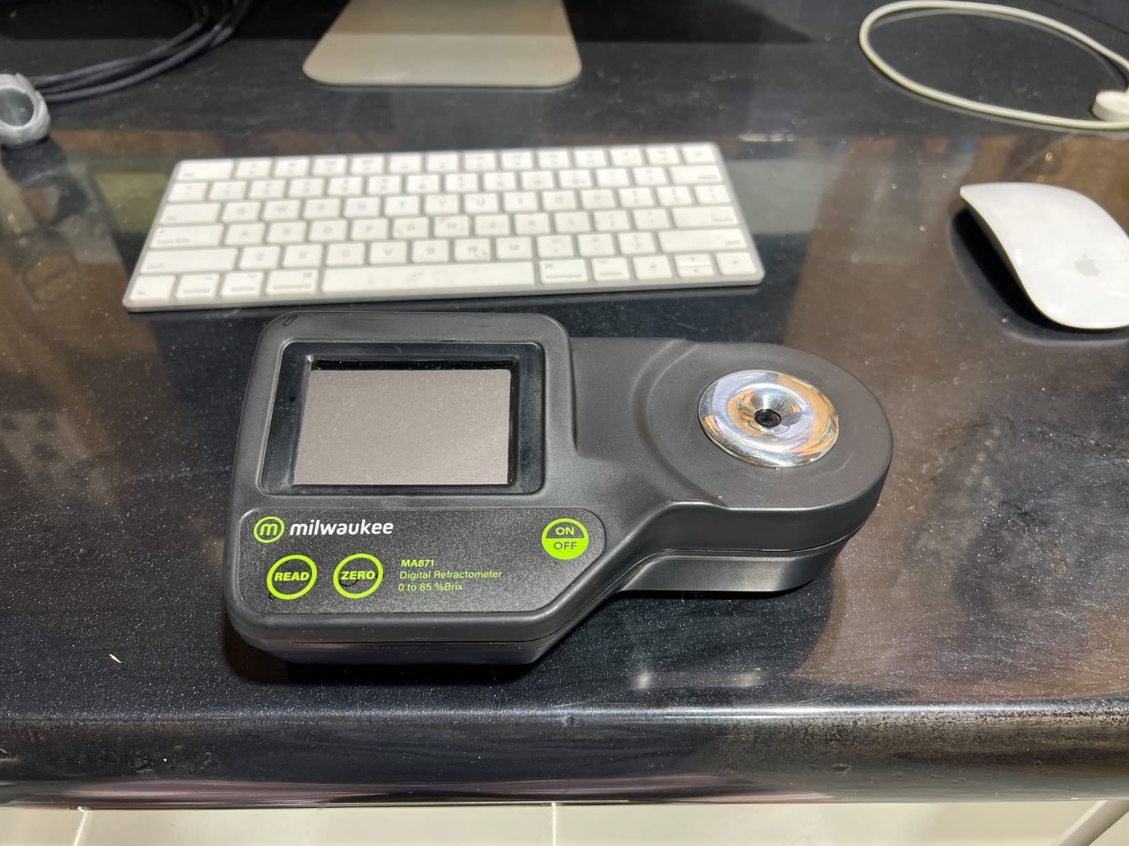 Milwaukee 0 to 85% Brix Digitial Refractometer - MA871 customer photo 2