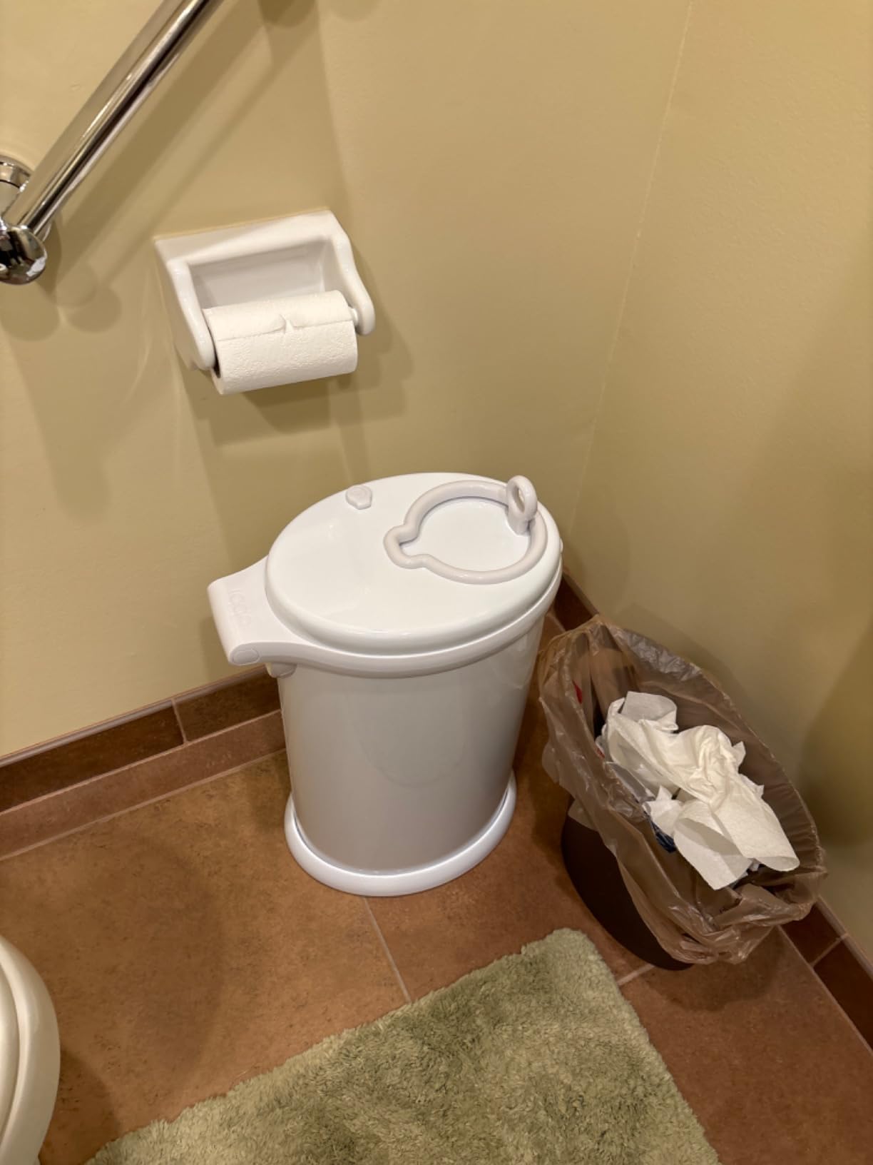 Ubbi Stainless Steel Diaper Pail, No Special Bags, Odor-Locking, White | Award-Winning Registry Must-Have, Childproof Safety Lid with Lock, Holds Up To 55 Newborn Diapers customer photo 1