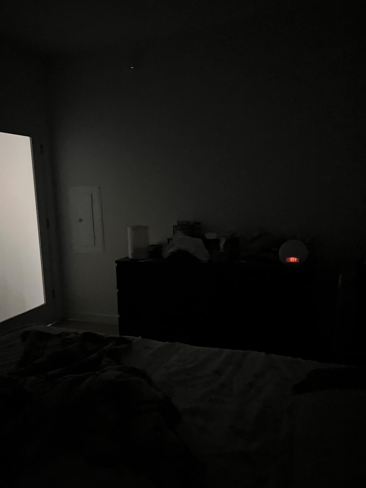 Philips SmartSleep Wake-up Light, Colored Sunrise and Sunset Simulation, 5 Natural Sounds, FM Radio & Reading Lamp, Tap Snooze, HF3520/60 customer photo 1