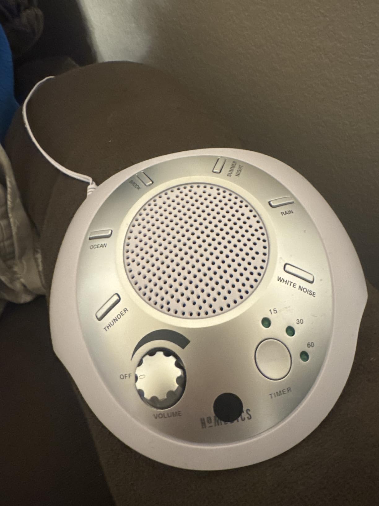 Homedics SoundSleep White Noise Sound Machine, Silver, Small Travel Size with 6 Relaxing Nature Sounds, Portable Therapy for Home, Office, Nursery, Auto-Off Timer customer photo 1
