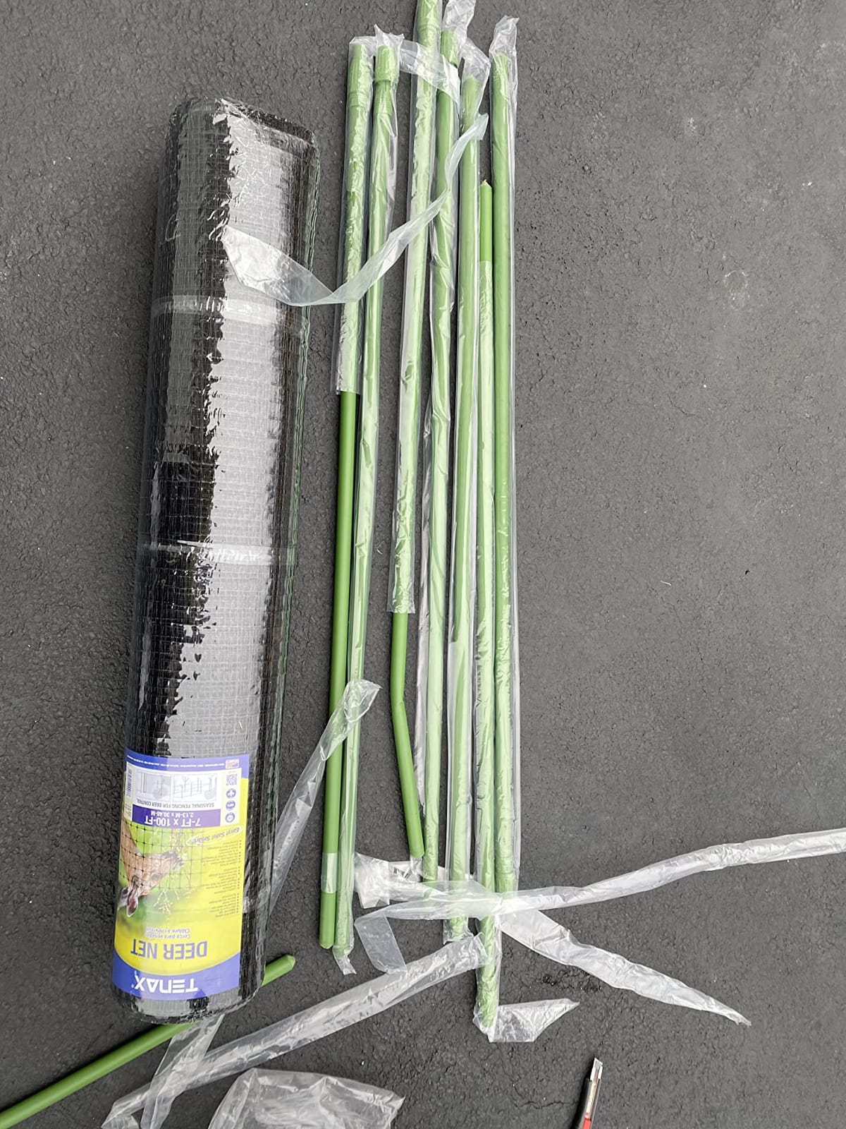 Tenax 084060 2A130002 Deer Fence Kit, 7' x 100' customer photo 1
