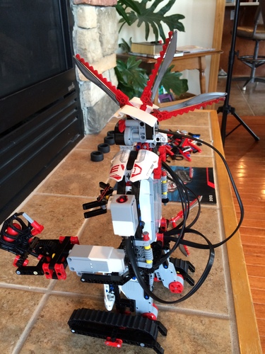 LEGO MINDSTORMS EV3 31313 Robot Kit with Remote Control for Kids, Educational STEM Toy for Programming and Learning How to Code (601 Pieces) customer photo 2