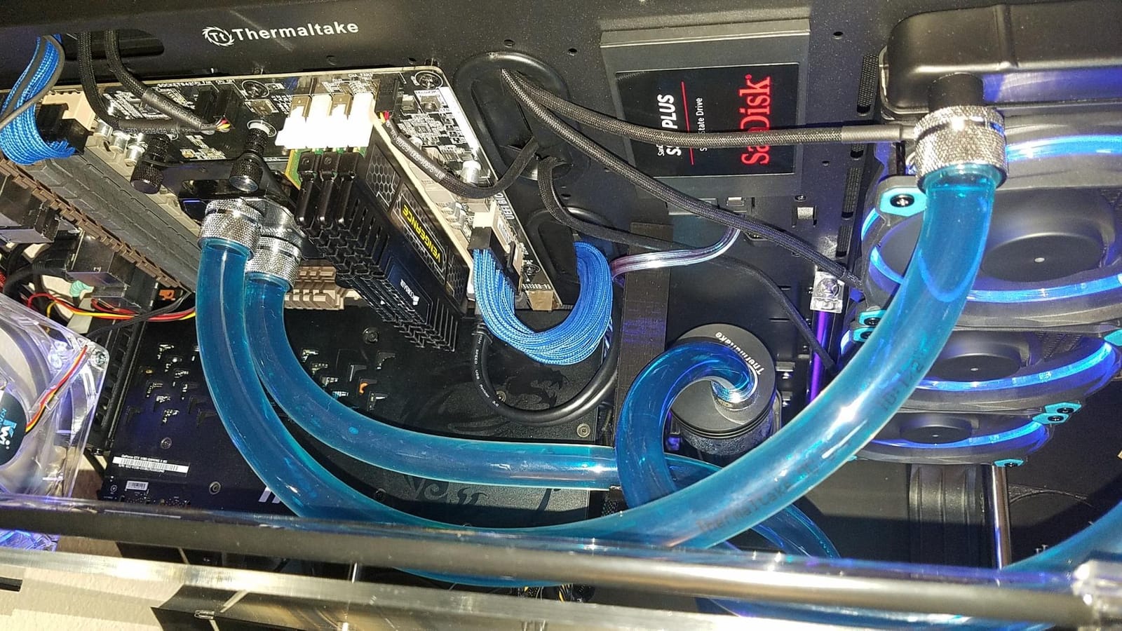 Amd FD9590FHHKWOF Fx-9590 OEM Fx-Series 8-core Black Edition customer photo 2