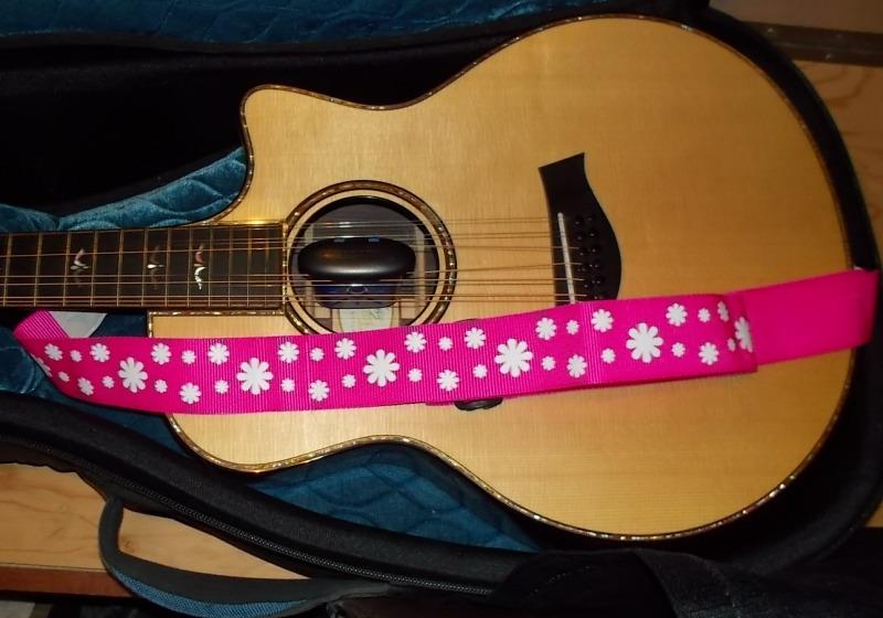 MusicNomad Humitar Acoustic Guitar Humidifier (MN300) | Helps Protect Acoustic Guitars from Drying, Cracking and Seasonal Movement. customer photo 1