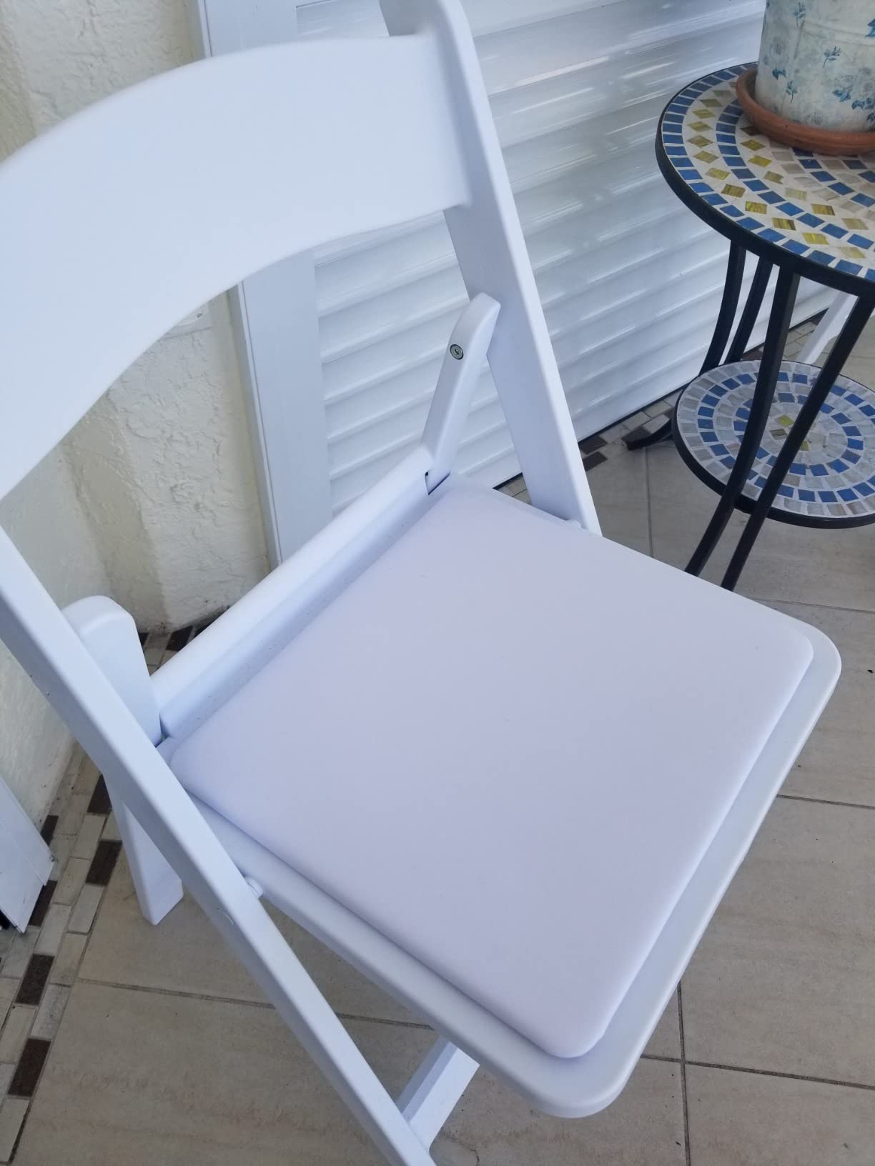 Flash Furniture Hercules Series Folding Chair - White Resin - Set of 4 800LB Weight Capacity Comfortable Event Chair - Light Weight Folding Chair customer photo 1