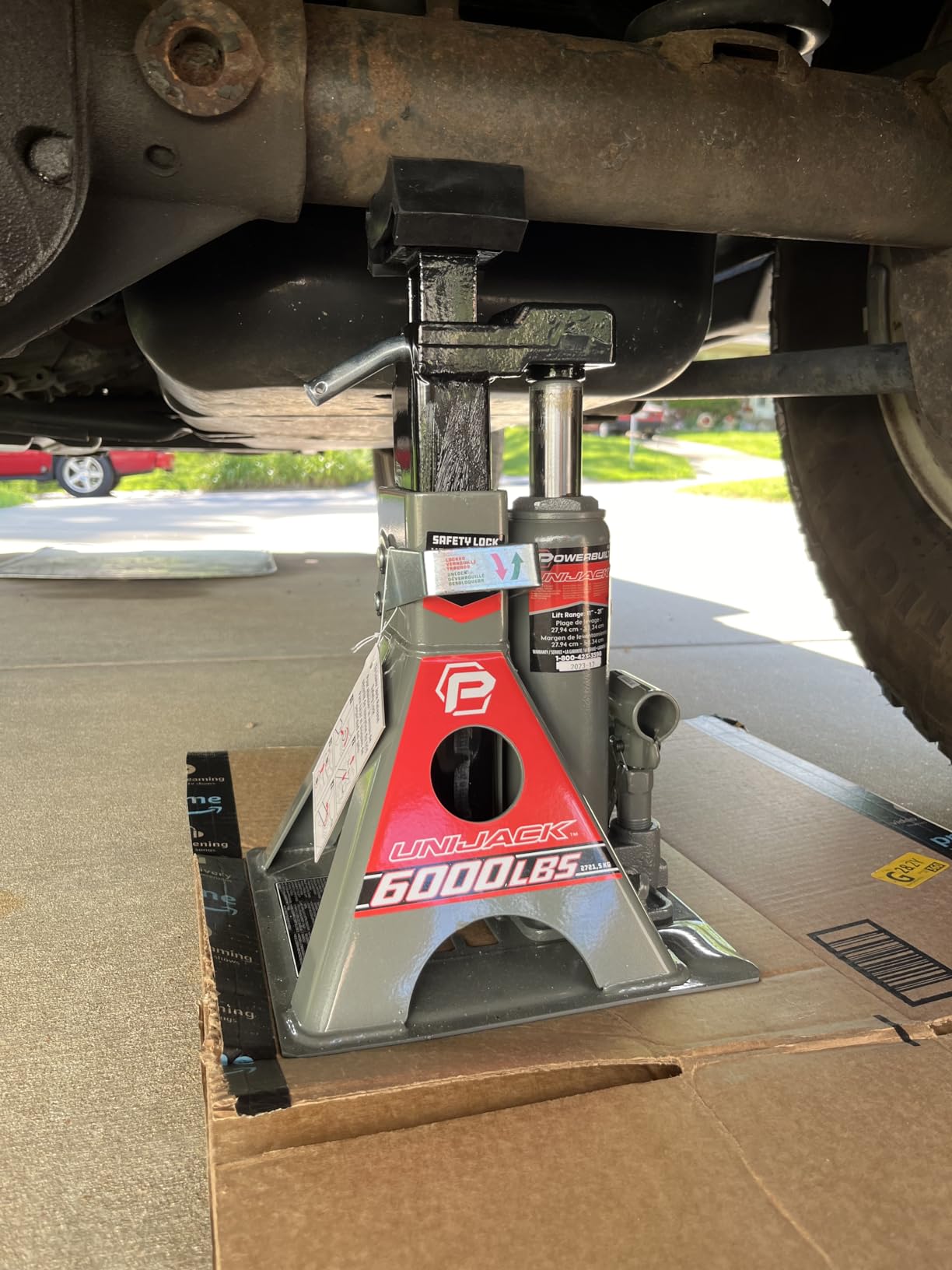 Powerbuilt 3 Ton, Bottle Jack and Jack Stands in One, 6000 Pound Capacity, All-in-One Car Lift, Heavy Duty Vehicle Unijack, Wide Base, 620471 customer photo 2