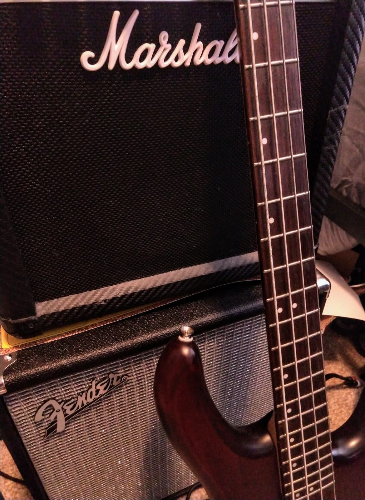 Fender Rumble 40 V3 Bass Amp for Bass Guitar, 40 Watts, with Overdrive Circuit and Mid-Scoop Contour Switch customer photo 2