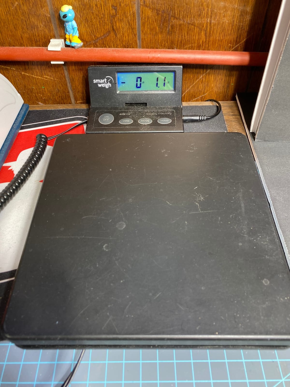 Smart Weigh Digital Postal Shipping Scale, 110lb/50kg to 0.1oz/2g Precision, Hold Function, Separate Wall-Mount Screen, AC Adapter & Batteries Included customer photo 2