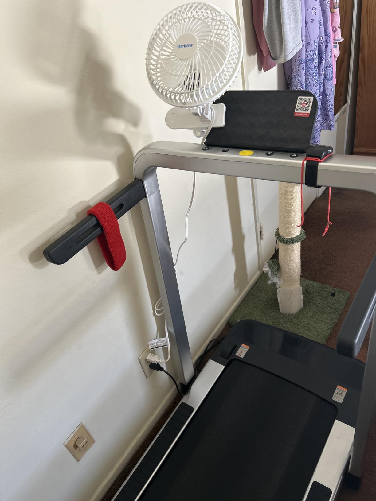 Hurricane Classic 6 Inch Clip Fan, 2 Speed Portable Desk Table Fan with Tilt, White customer photo 1