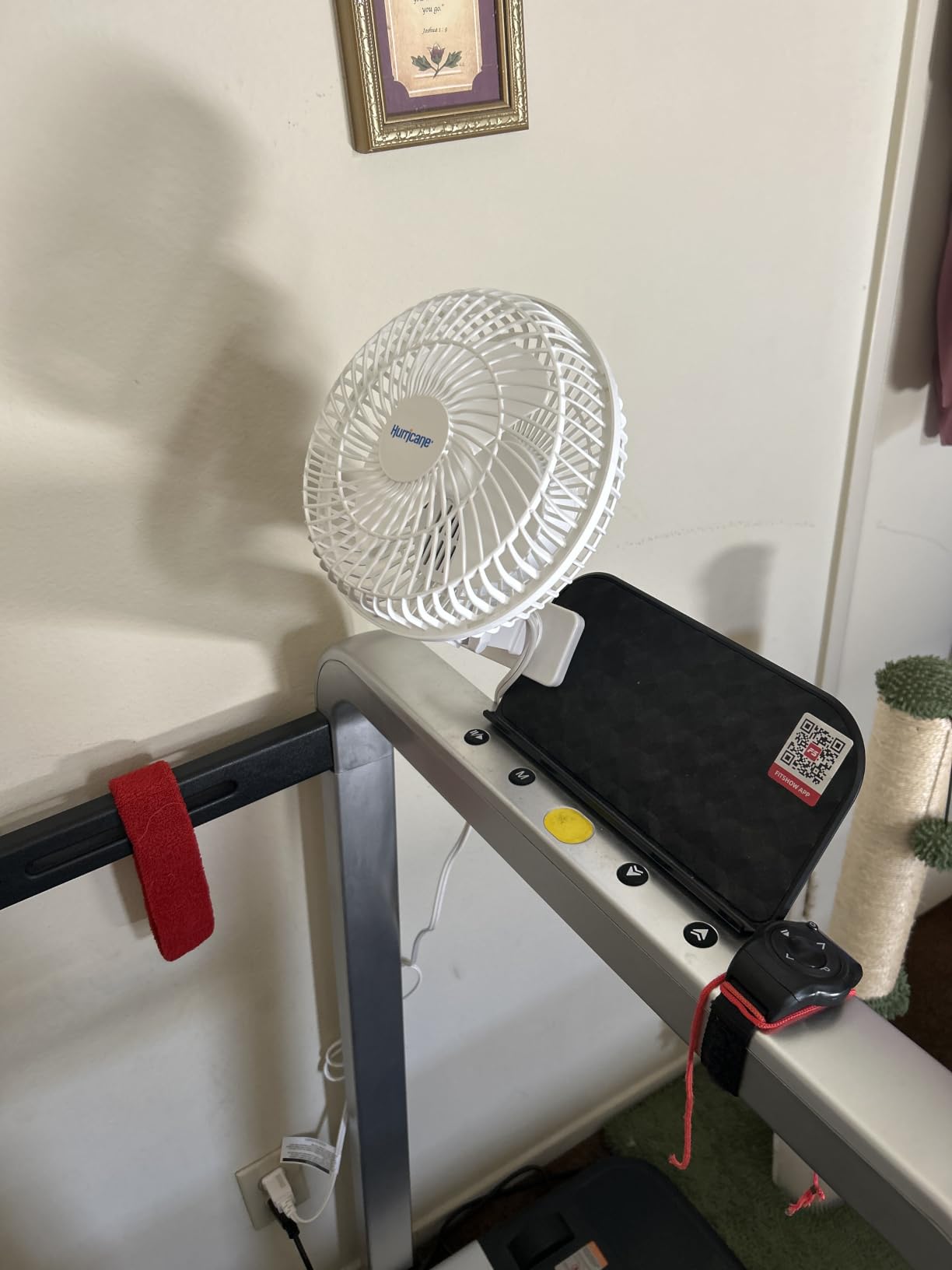 Hurricane Classic 6 Inch Clip Fan, 2 Speed Portable Desk Table Fan with Tilt, White customer photo 2