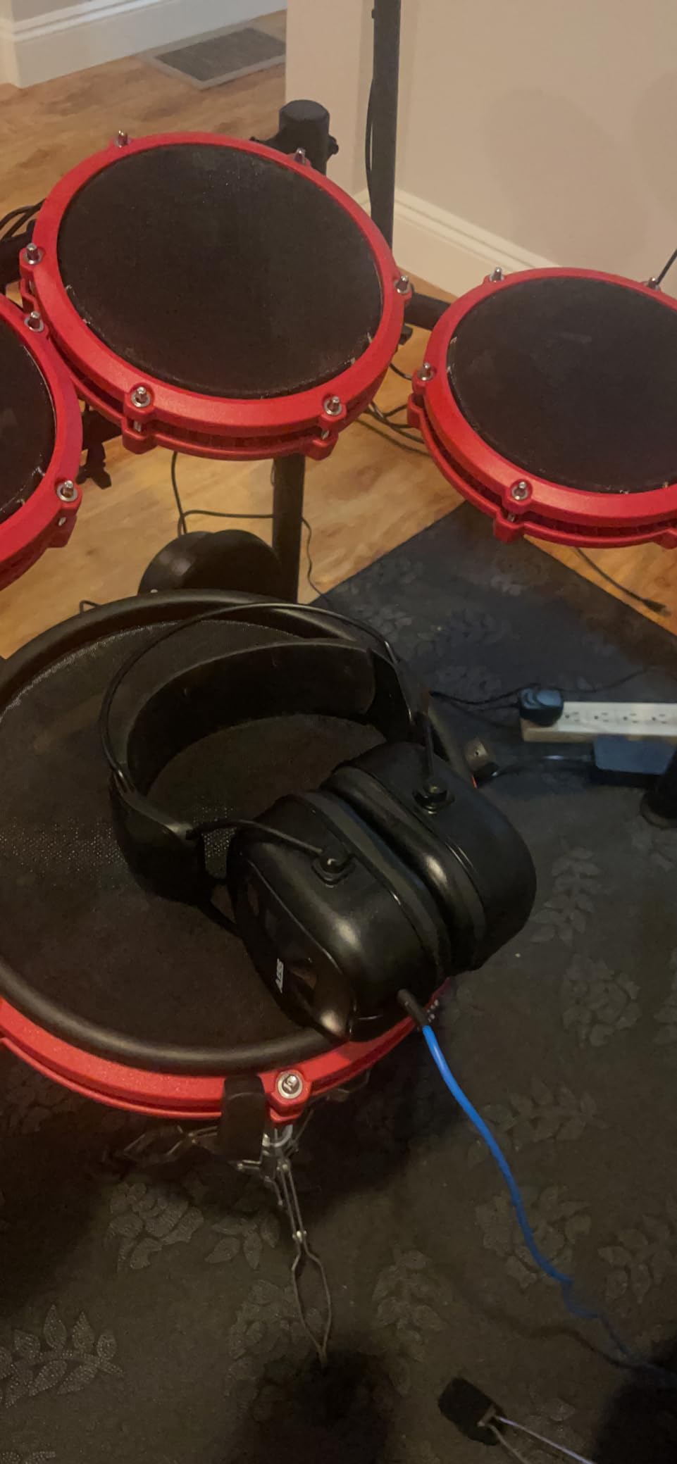 Alesis DRP100 Electric Drum Set Headphones | Over Ear, Audio-Isolation, 40mm Driver, 6ft (1.8m) Cable, Sweat Proof Silicone Headband, for Private Practice on E-Drums customer photo 1