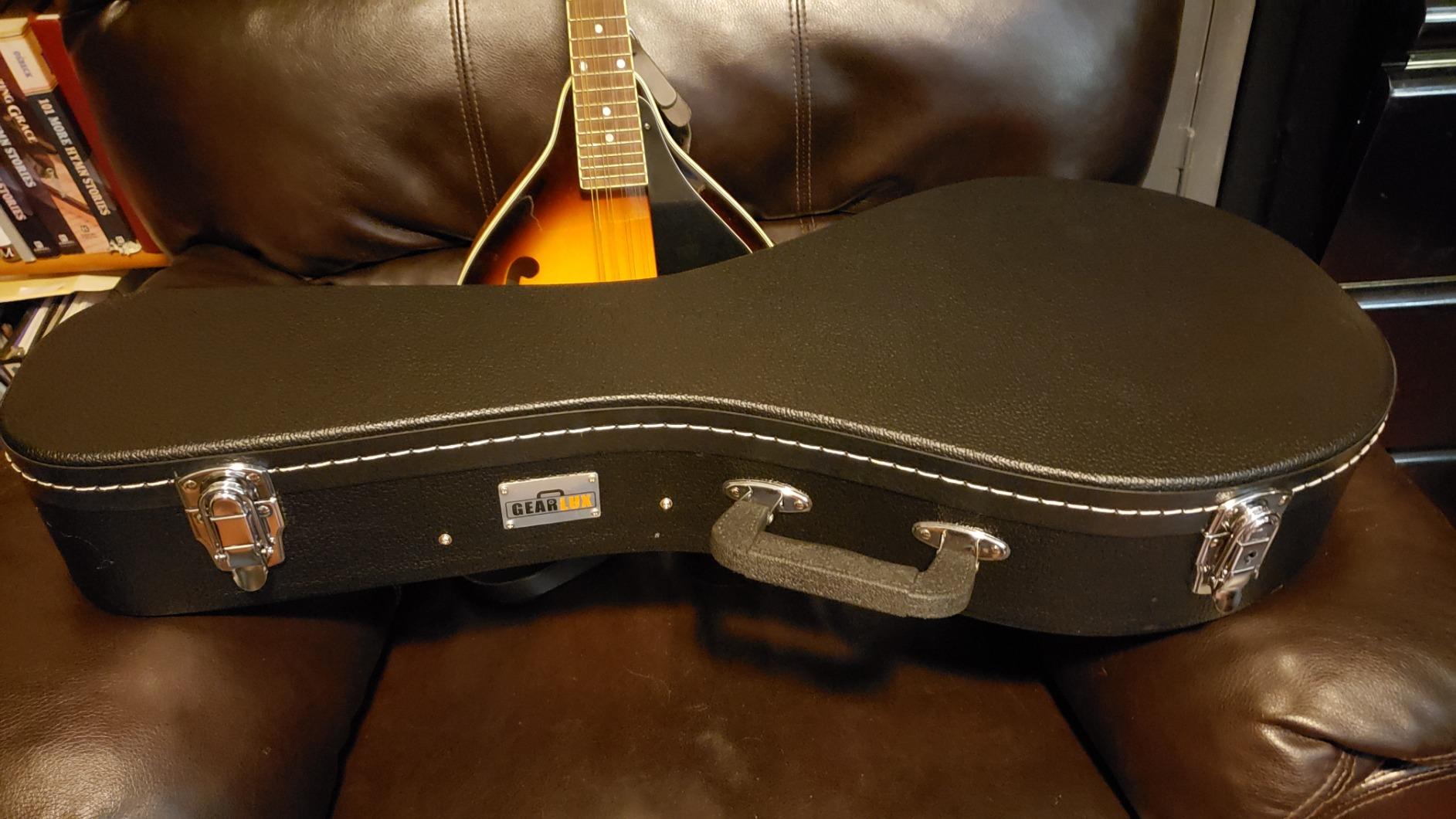 Gearlux A-Style Mandolin Hard Case with Exterior Lock and Key, Interior Accessory Compartment, and Plush Foam Interior Padding - Black customer photo 1