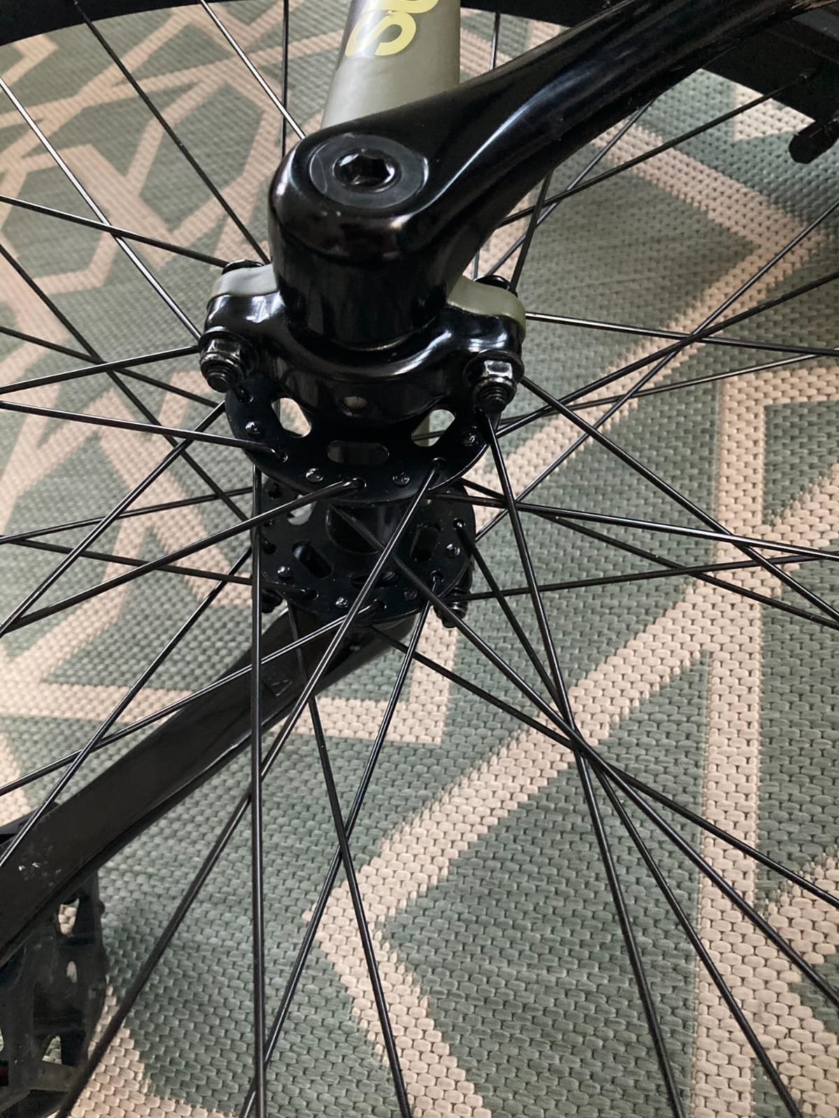 SUN BICYCLES Flat Top 24 24in Unicycle 20in Army Green customer photo 1