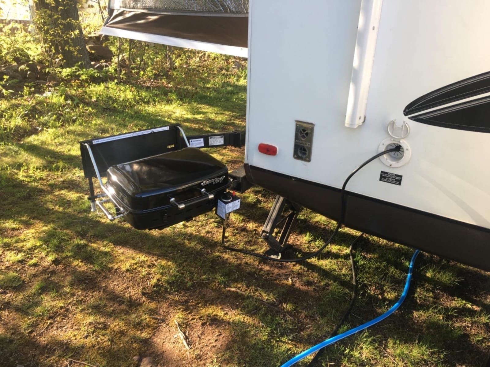 Flame King - YSNHT500 RV Or Trailer Mounted BBQ - Motorhome Gas Grill - 214 Sq Inch Cooking Surface - Adjustable Flame Controller, Black customer photo 1