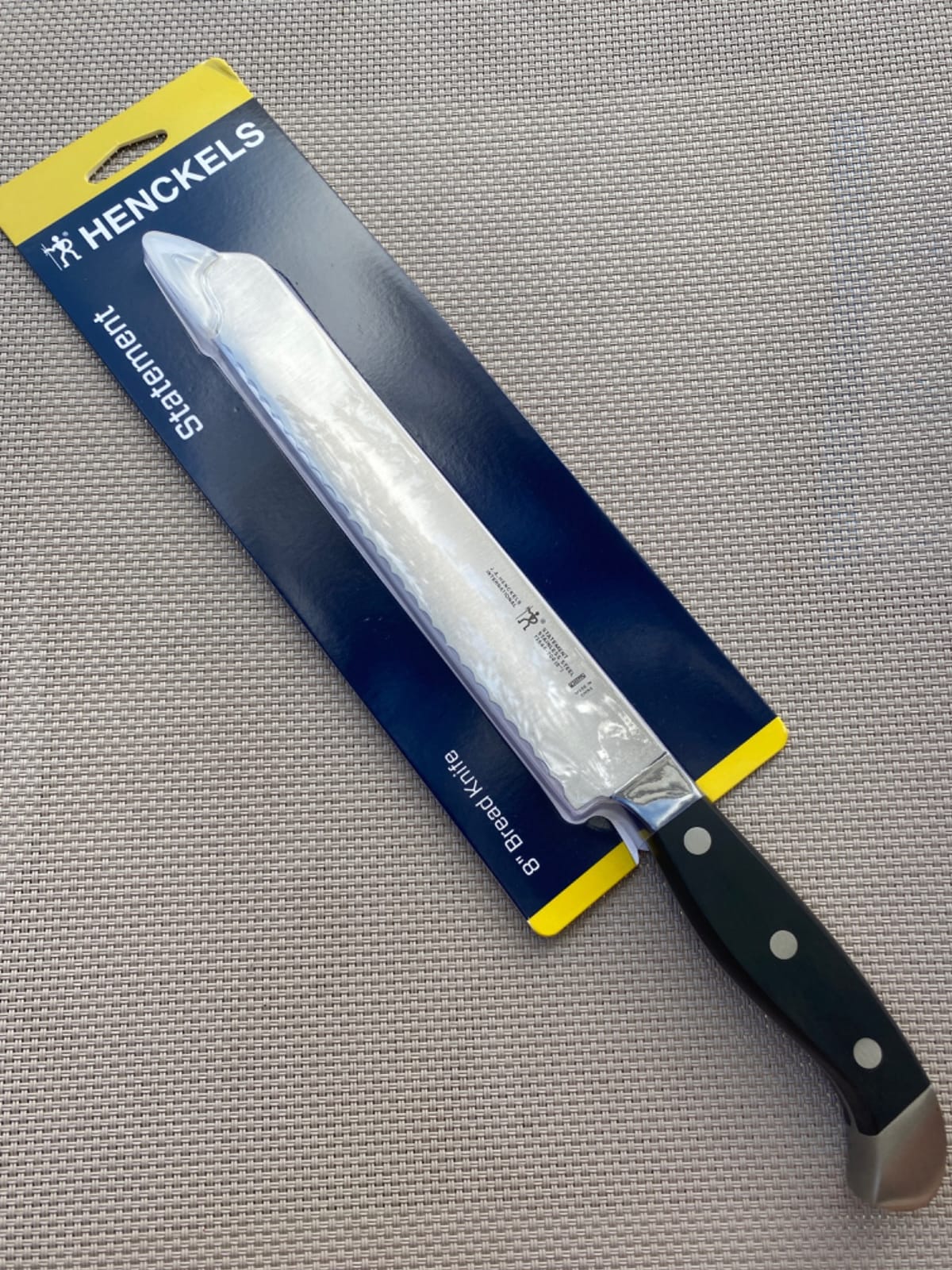 HENCKELS Statement 8-Inch Bread Knife, Razor-Sharp, German Engineered customer photo 1