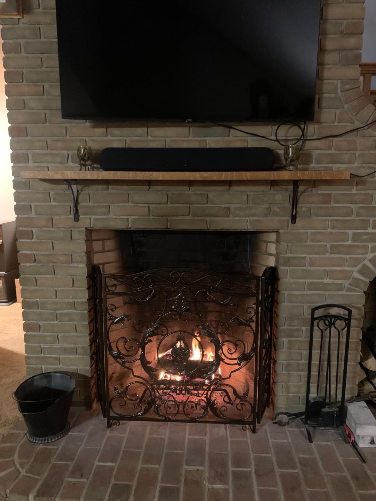 Christopher Knight Home Waterbury Fireplace Screen, Gold Flower On Black customer photo 1