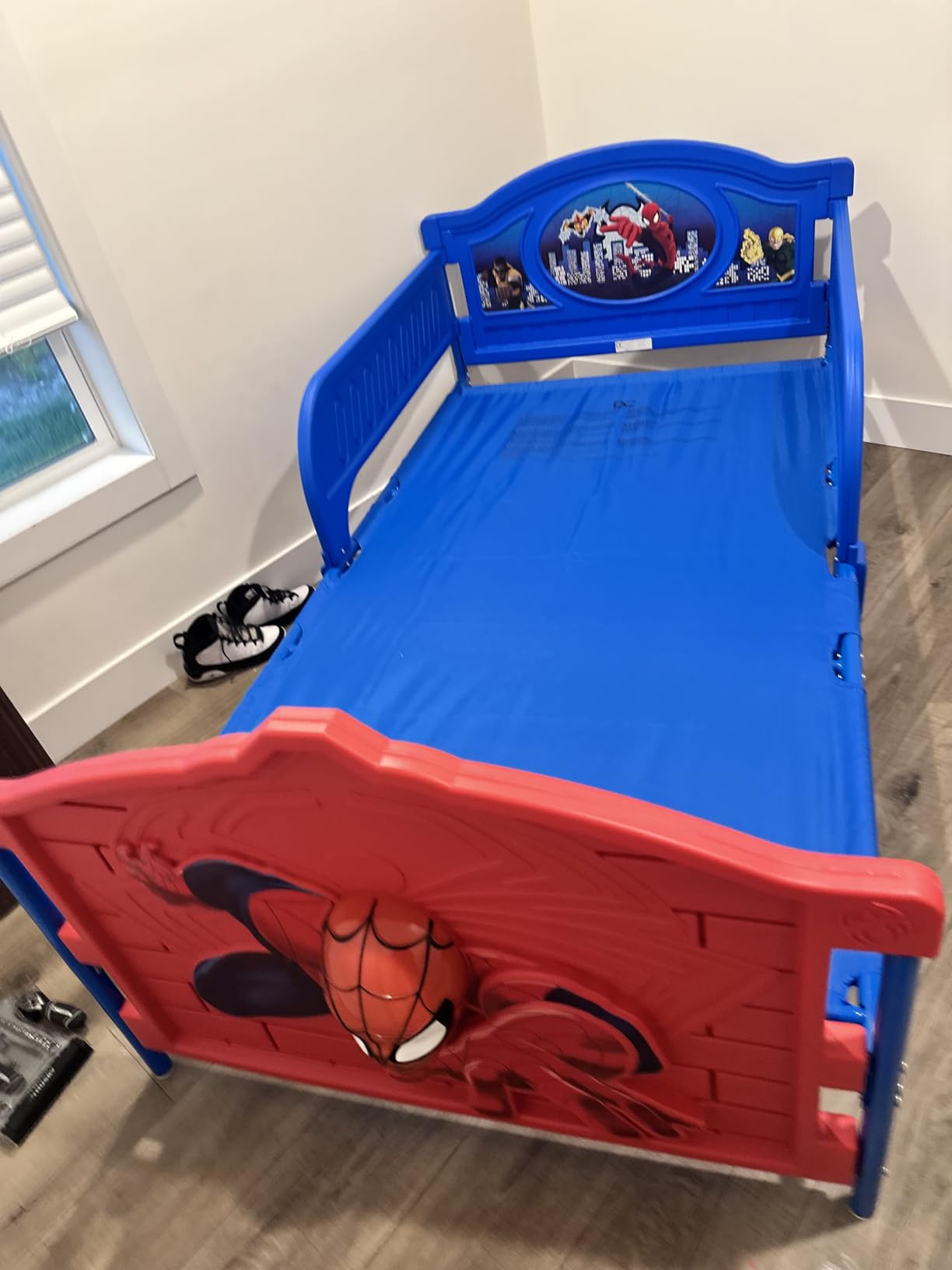 Delta Children Plastic 3D-Footboard Twin Bed, Disney/Pixar Cars customer photo 1
