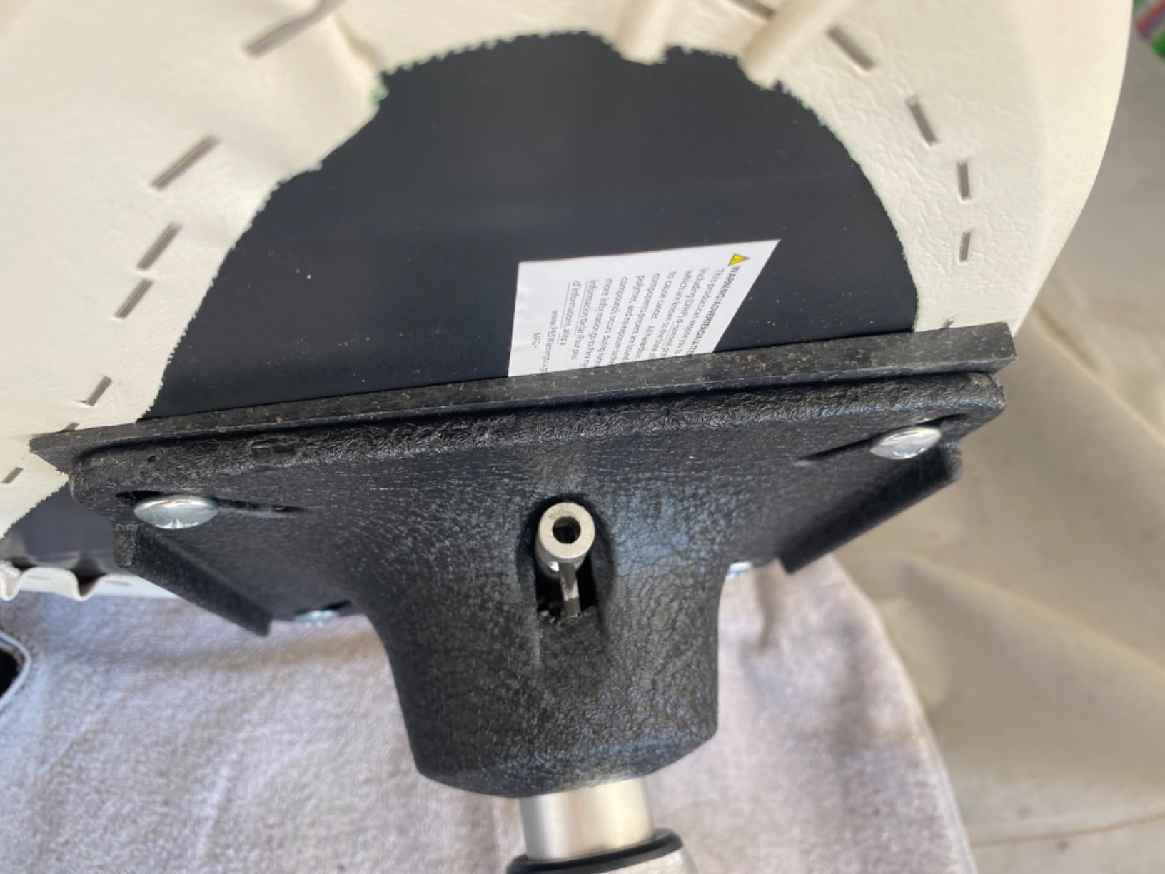 Wise 8WD2003 King Pin Power Rise Pedestal customer photo 1
