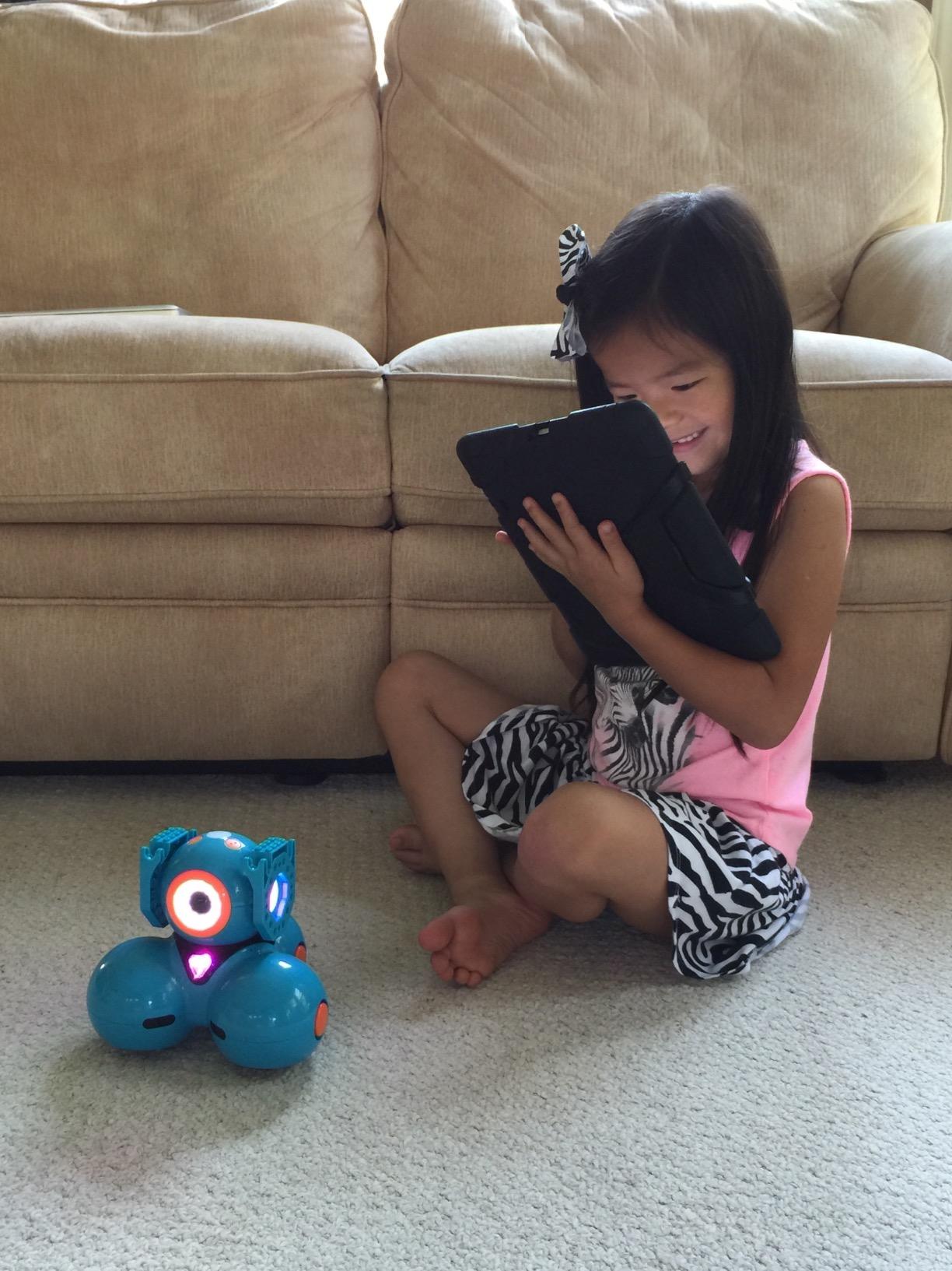 Wonder Workshop Dash Robot - Coding Robots for Kids 6+ - Voice Activated STEM Robot Toys - Interactive, Educational & Programmable customer photo 1