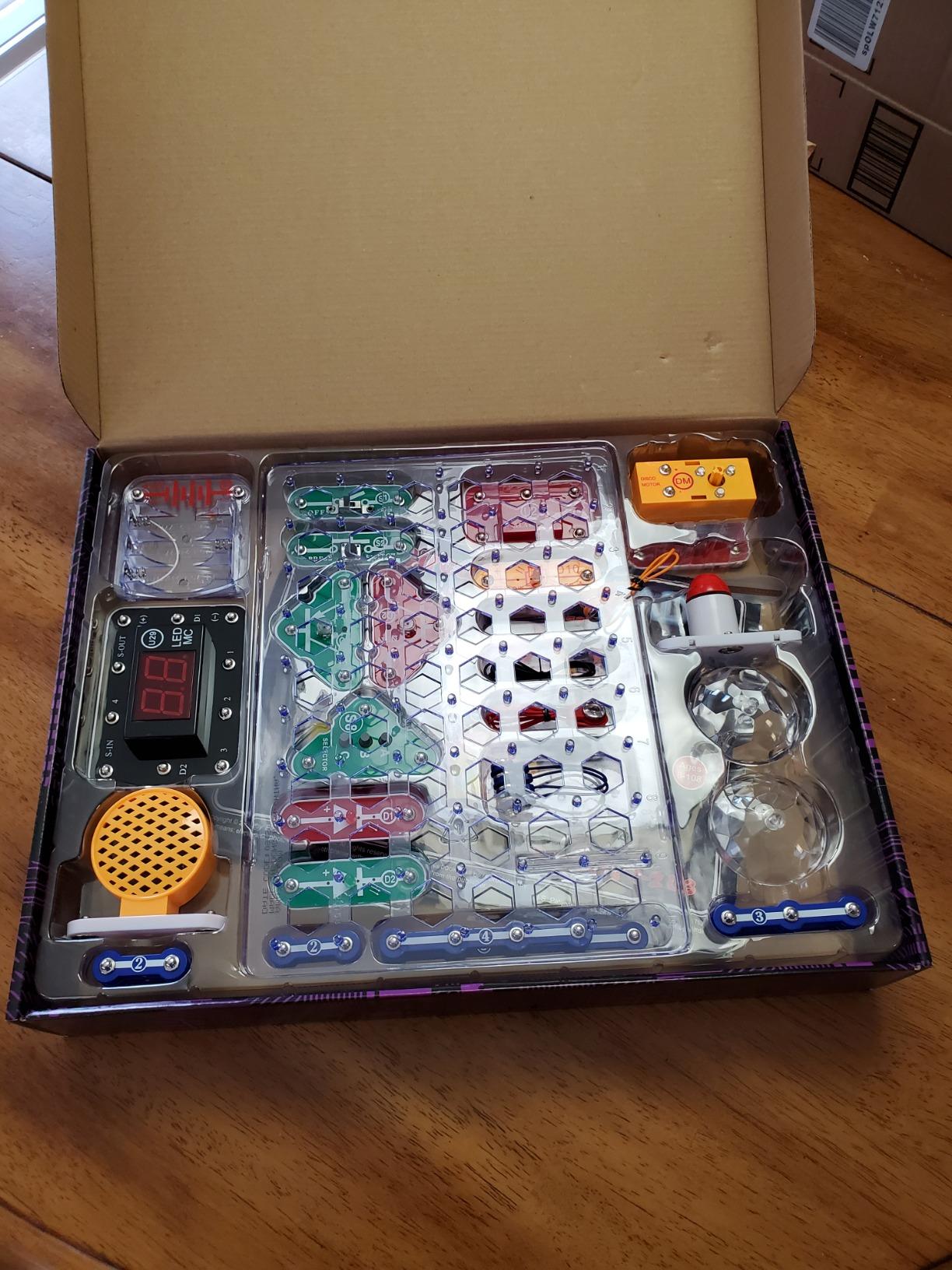Snap Circuits Arcade Electronics Exploration Kit, STEM Activities for Ages 8+, Full Color Project Manual (SCA-200) customer photo 2
