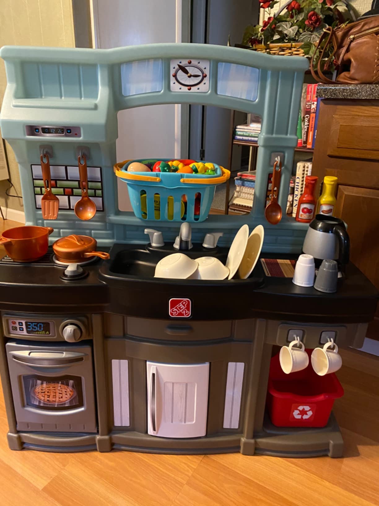 Step2 Best Chefs Kids Kitchen Playset, Indoor/Outdoor Kitchenette, Interactive Play with Lights and Sounds, Made of Durable Plastic, Includes 25 Piece Toy Accessories, For Toddlers 2+ Years Old customer photo 2