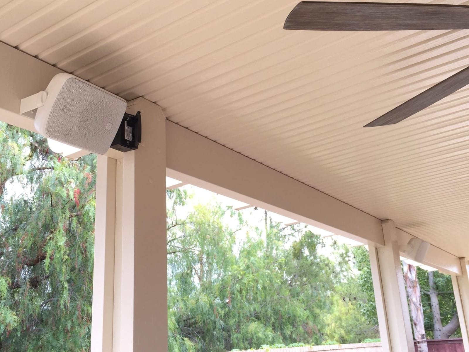 Pyle 600W Outdoor Bluetooth Speaker System | Marine Grade Active and Passive 2-Way Stereo Speakers with Built-In Amplifier | Home, Boat, Patio, Pool and Outdoor Use | RCA Inputs (Pair) customer photo 1