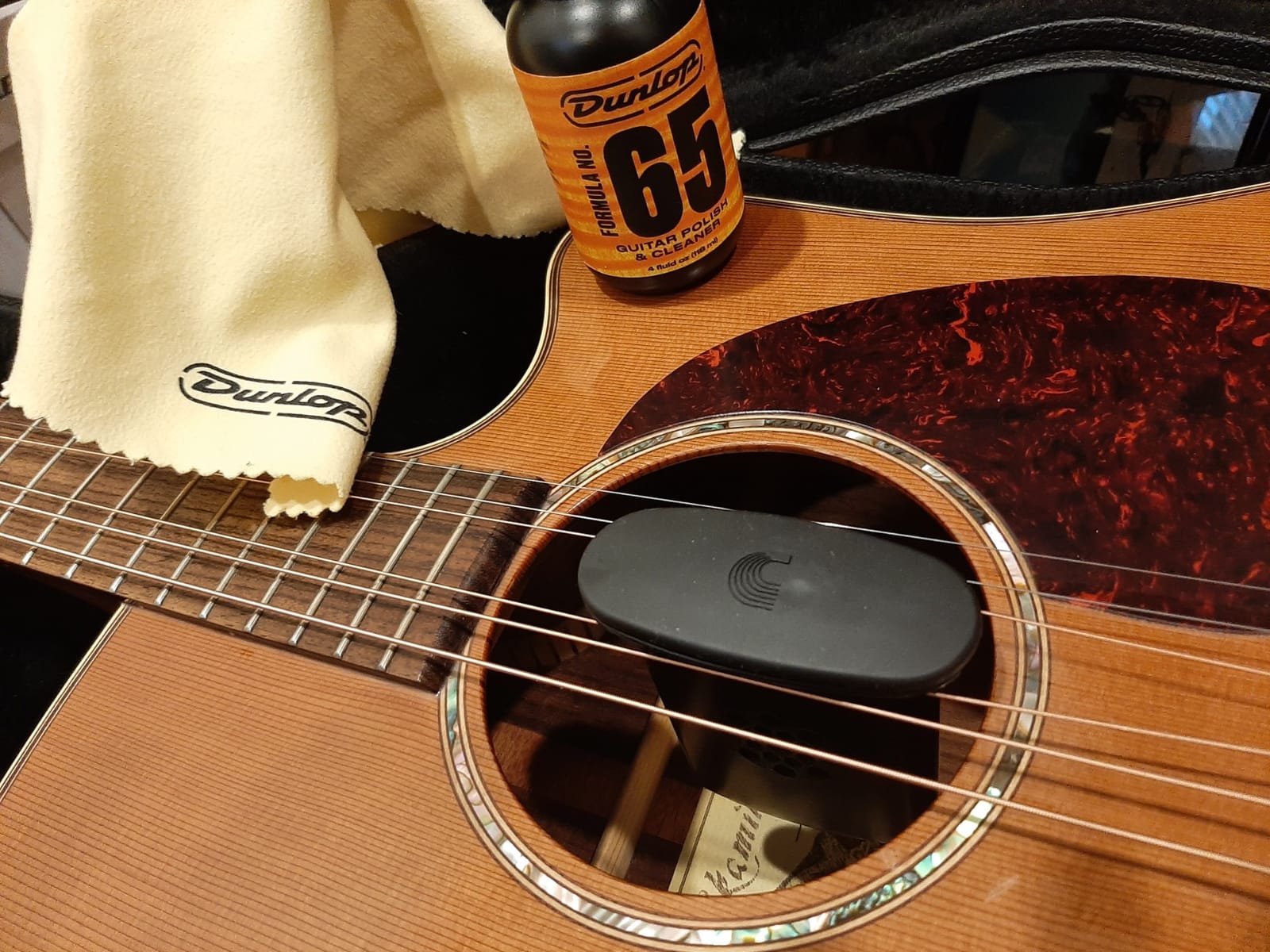 D'Addario Acoustic Guitar Humidifier Pro | D'Addario guitar humidifiers help maintain proper moisture, protect acoustic instruments and support stable tone. customer photo 1