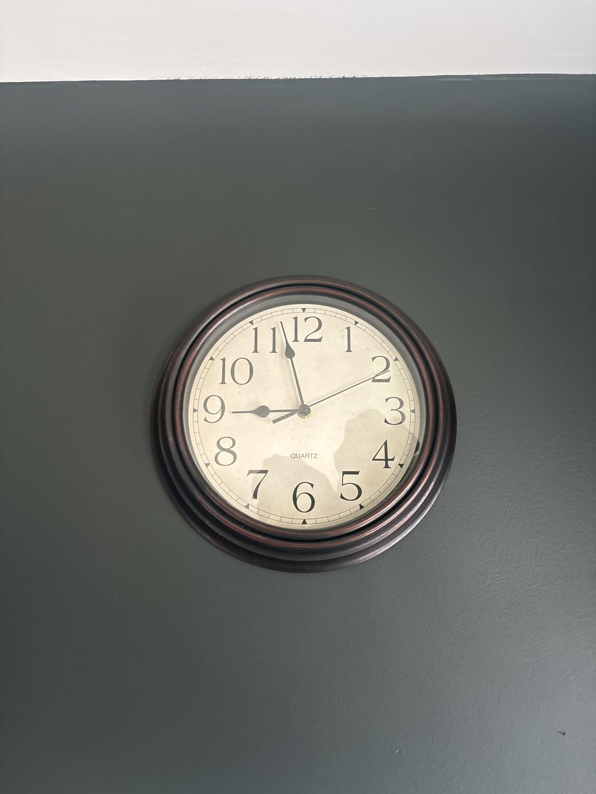 Foxtop Retro Silent Non-Ticking Round Classic Clock Quartz Decorative Battery Operated Wall Clock for Living Room Kitchen Home Office 12 Inch (Bronze) customer photo 2