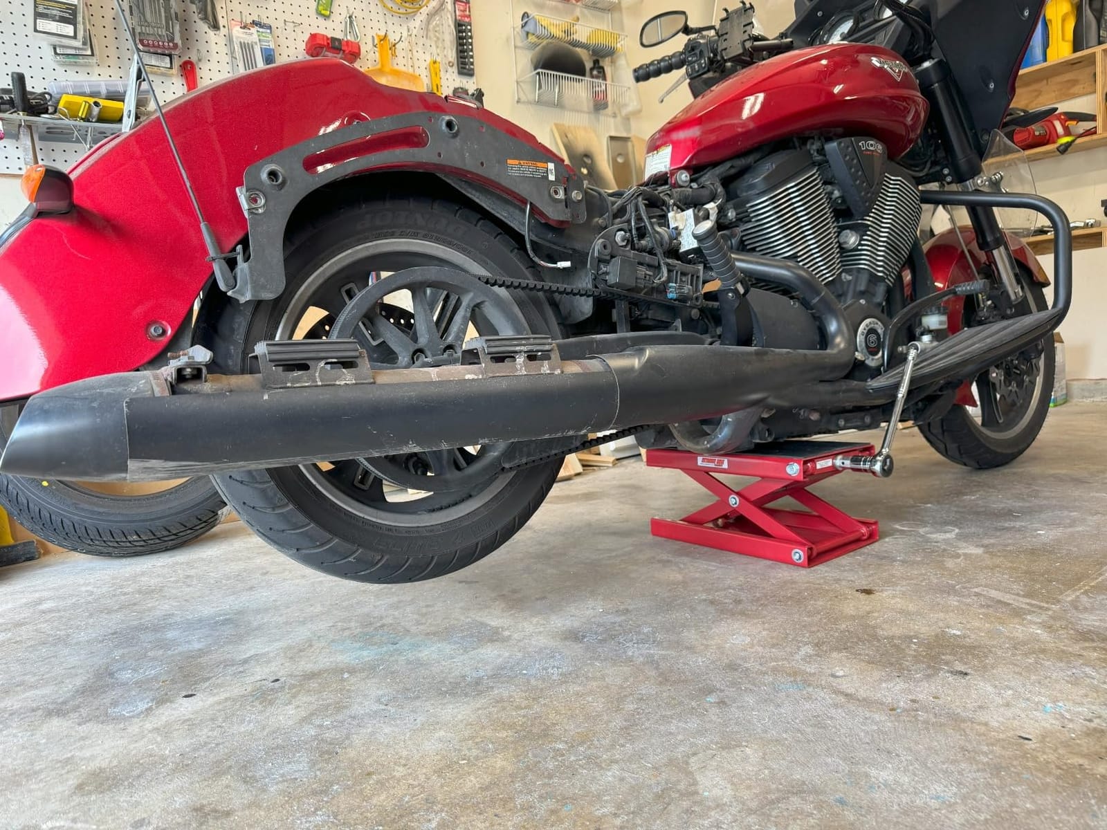 Extreme Max 5001.5044 1100 lb. Motorcycle Scissors Jack - Wide customer photo 2