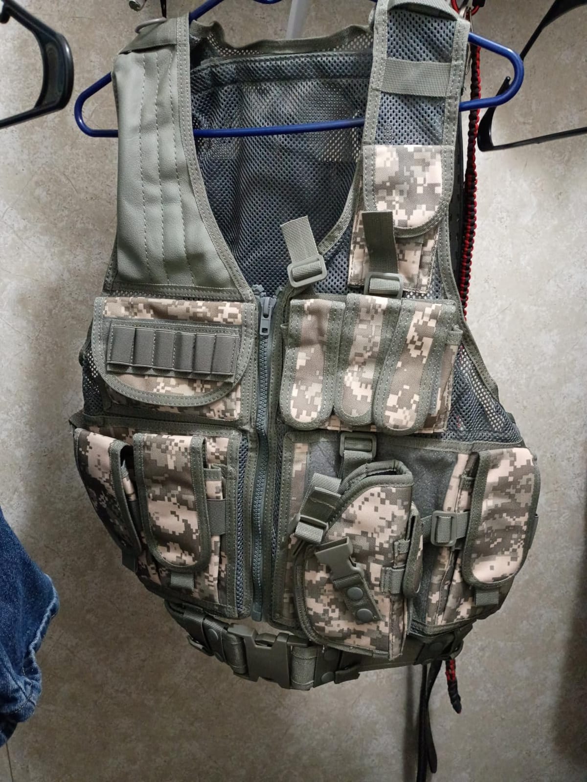 vAv YAKEDA Tactical Vest Outdoor Ultra-Light Breathable Training Airsoft Vest Adjustable for Adults customer photo 1