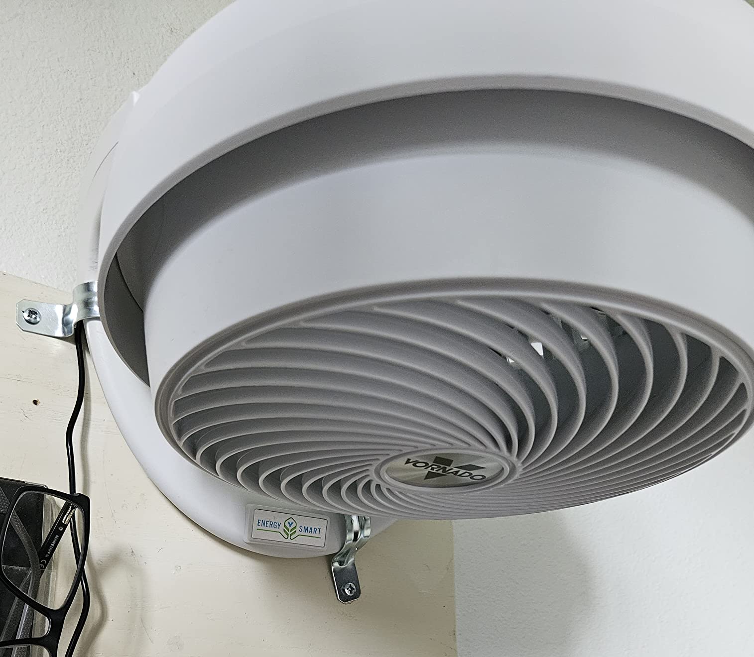 Vornado 610DC Energy Smart Air Circulator Fan with Variable Speed Control, DC Motor, Adjustable Head, Quiet Fan for Bedroom, Office, Home customer photo 1