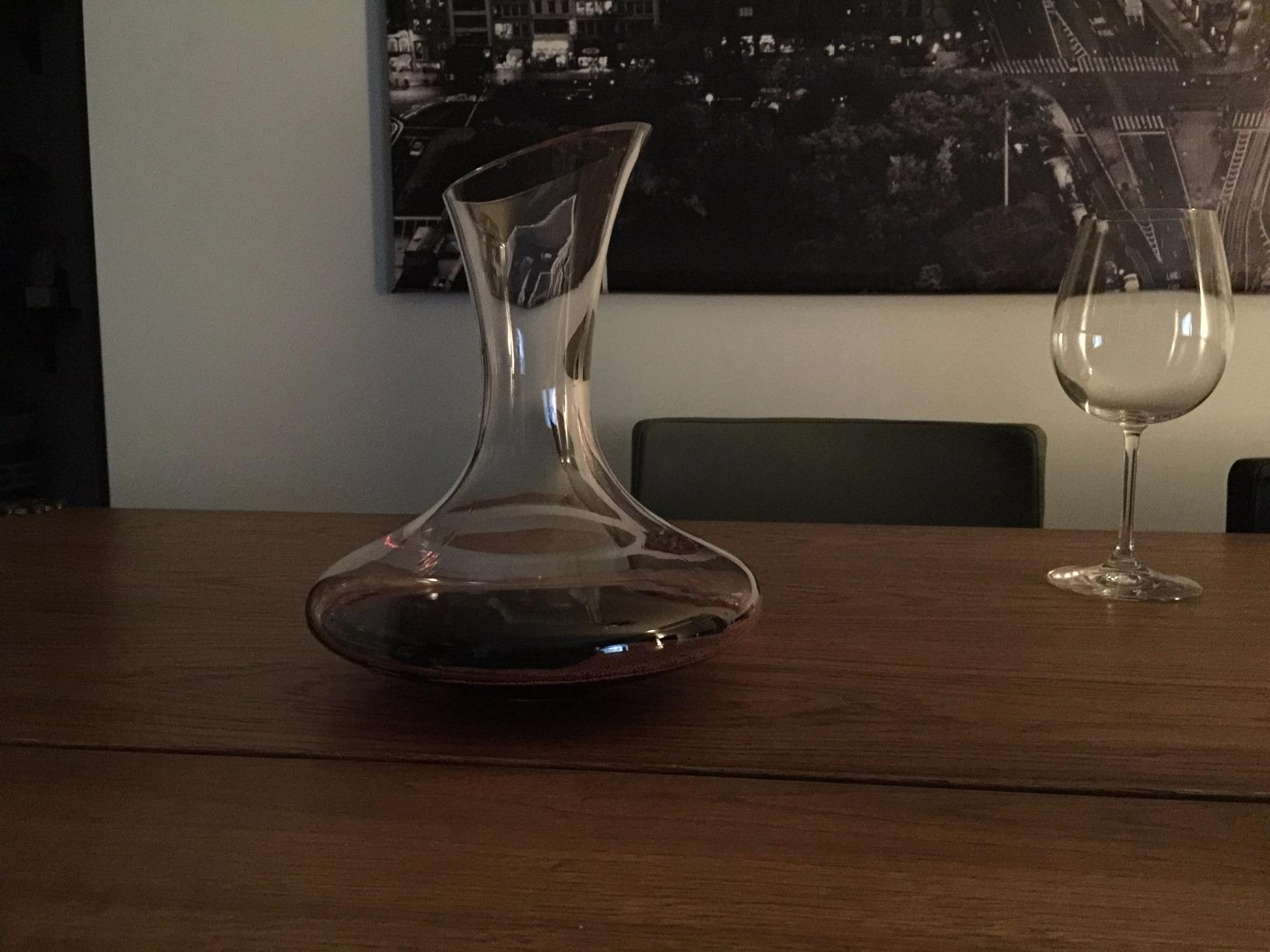 Large Elegant Red Wine Decanter with Aerator Pourer, 1600ml - Hand Blown Lead-Free Crystal Glass Carafe for Cabernet, Merlot, Home Bar Accessory, Gifts for Men Dad customer photo 1