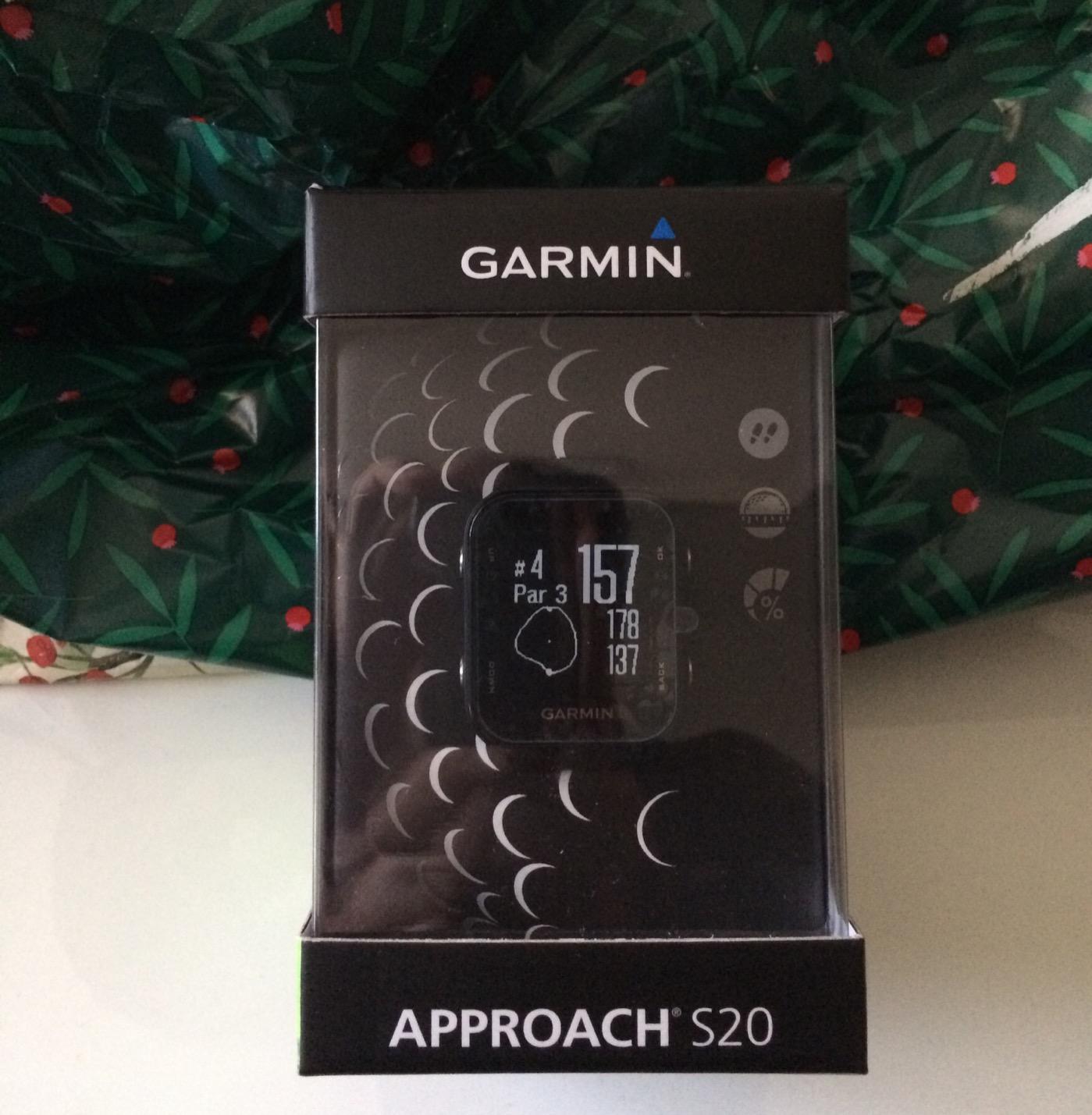 Garmin Approach S20, GPS Golf Watch with Step Tracking, Preloaded Courses, Black customer photo 1