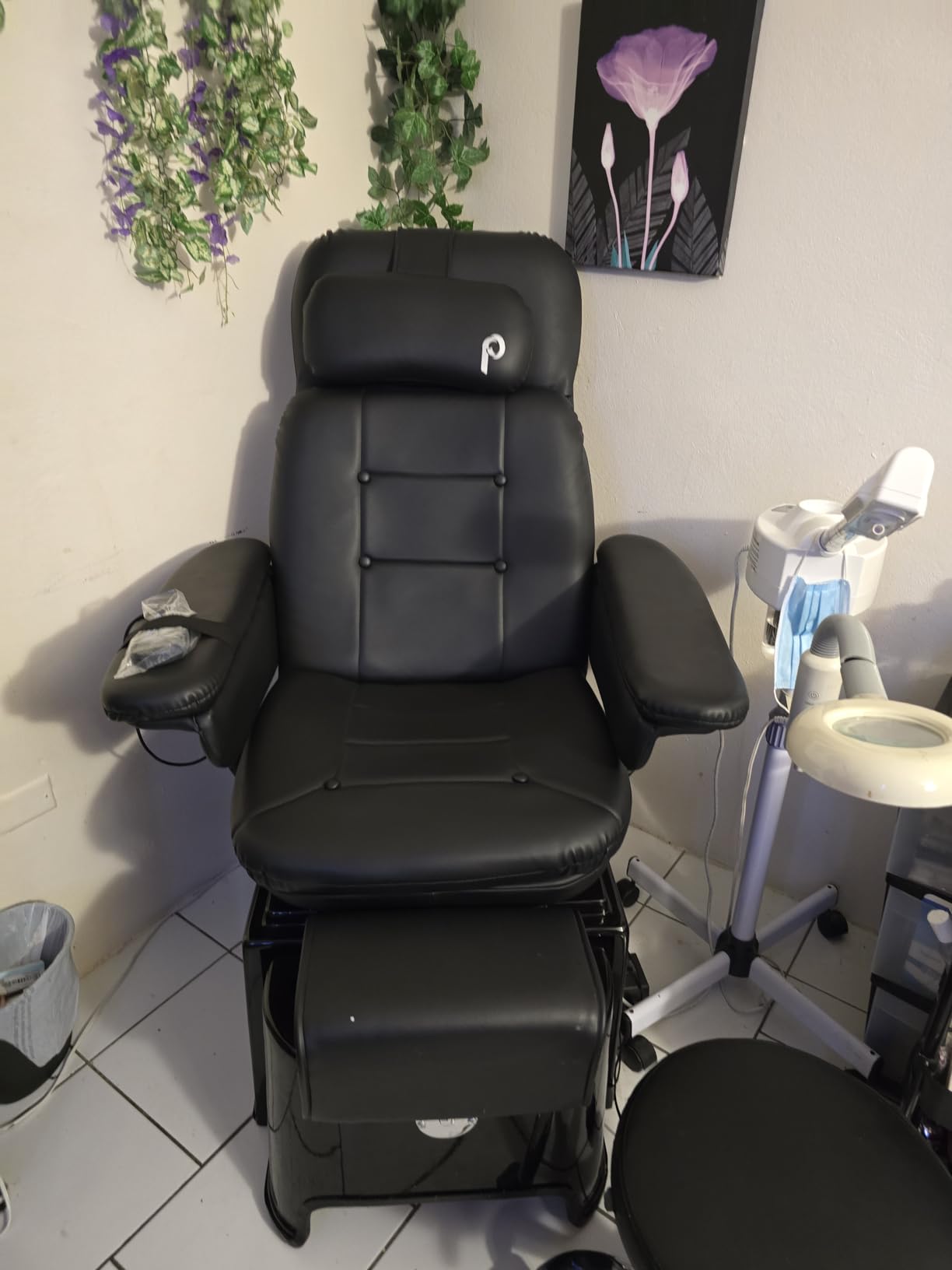 Pibbs PS92 No Plumbing Pedicure Spa Chair with Footsie Bath | Fiberglass Base, Disposable Liners, Heated Deep Basin, Reclining Swivel Vibration Seat, Adjustable Footrest, For Salons customer photo 2