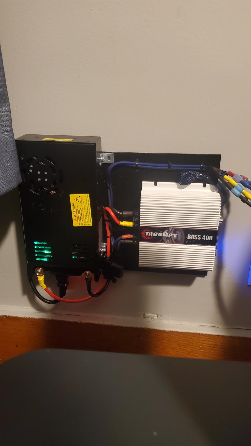 Taramps BASS 400 2 Ohms 400W RMS Monoblock Subwoofer Car Audio Amplifier | OEM RADIO READY: High-Level and RCA inputs, variable LPF and parametric Bass Boost deliver precise low-frequency control. customer photo 1