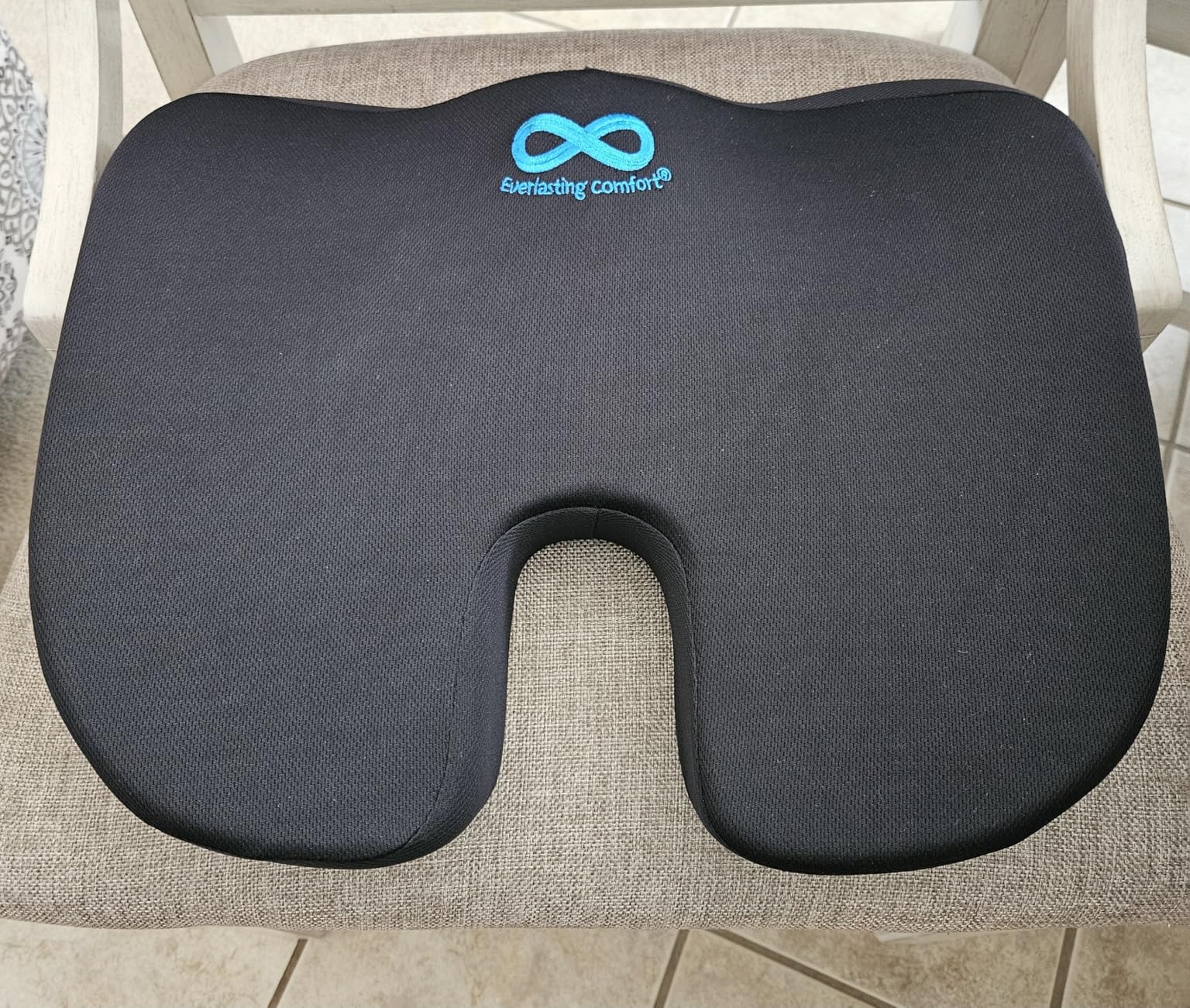 Everlasting Comfort Doctor Recommended Memory Foam Seat Cushion for Office Chairs & Car - Ergonomic Office Desk Accessories - Cushions for Tailbone Pain Relief, Sciatica (Black, Large) customer photo 1
