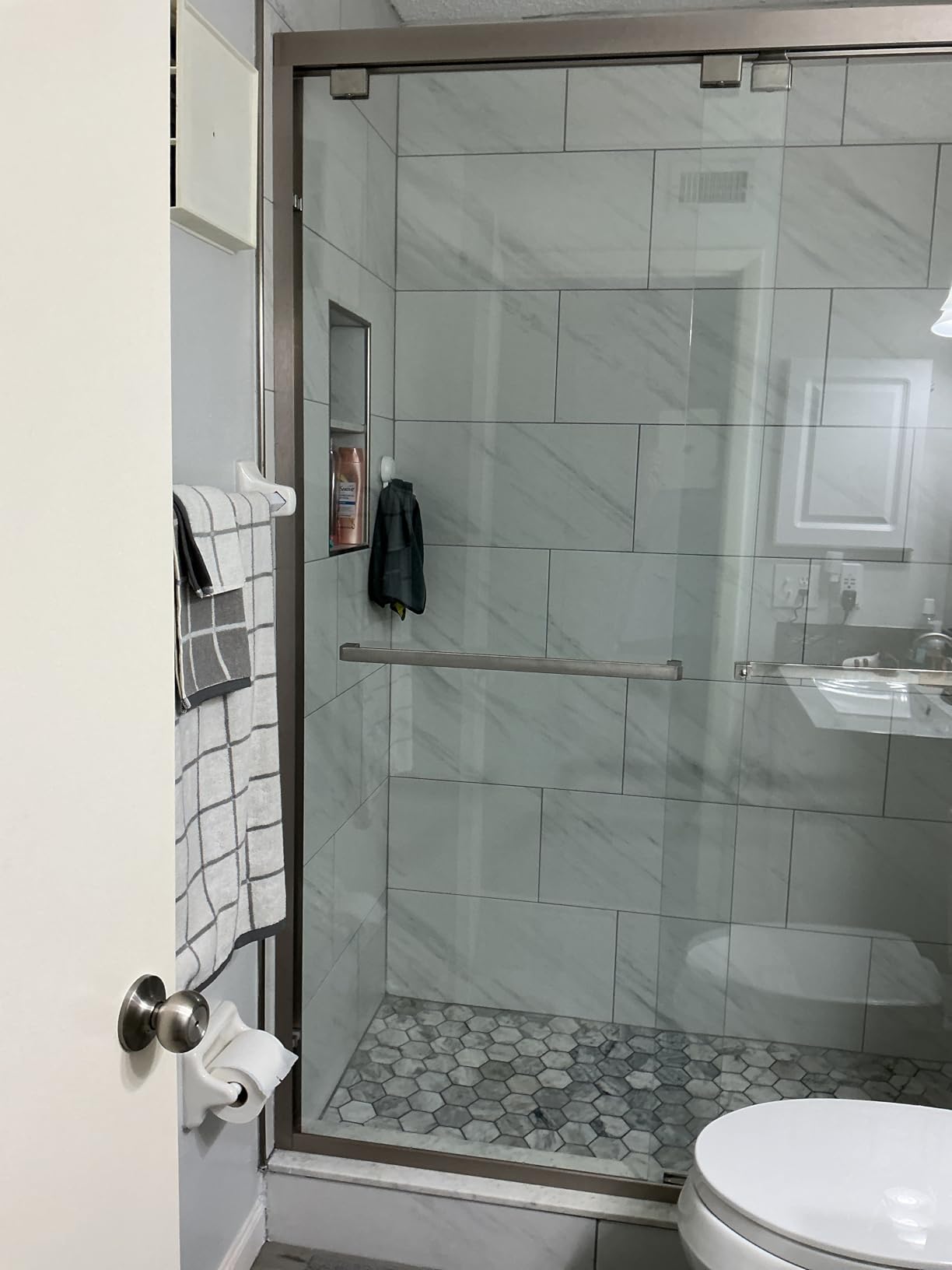 DreamLine Encore 56-60 in. W x 76 in. H Semi-Frameless Bypass Shower Door in Brushed Nickel, SHDR-1660760-04 customer photo 2