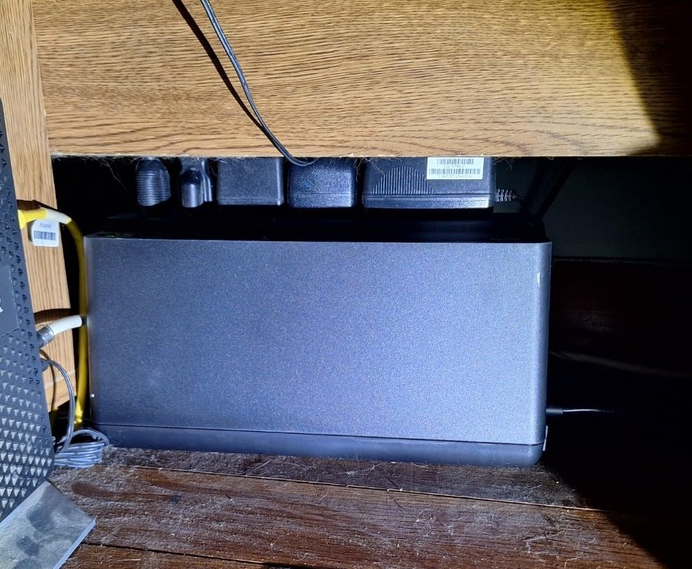APC UPS 600VA/330W Battery Backup for Computer, Router, NAS, BE600M1 | Power through utility outages (23 minutes @ 100W). UL certified, USB charging. UPS backup battery with 490 J surge protection customer photo 2